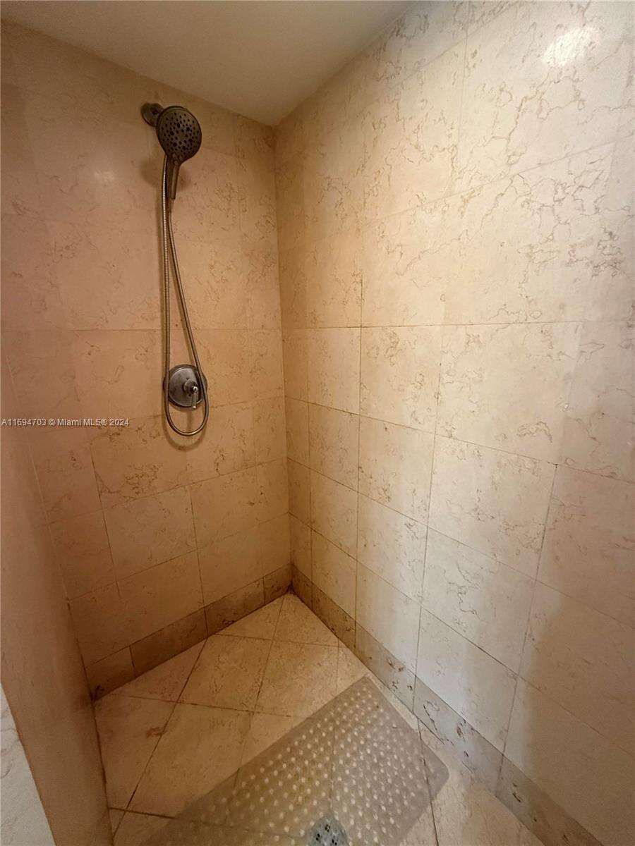 Turnberry Village North at 20000 Country Club Dr, Aventura, FL 33180 - For Sale photo 4