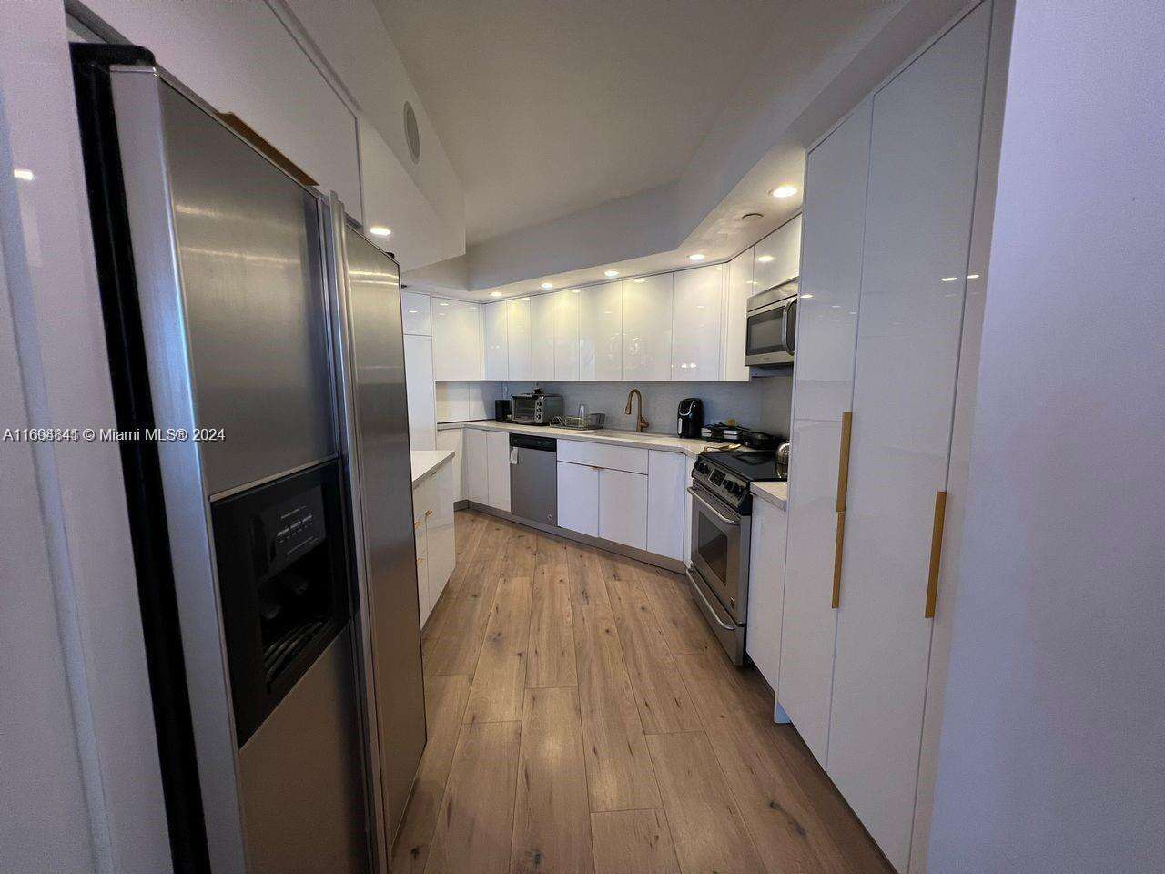 3000 Williams Island at 3000 Island Blvd, Aventura, FL 33160 - For Sale photo 13
