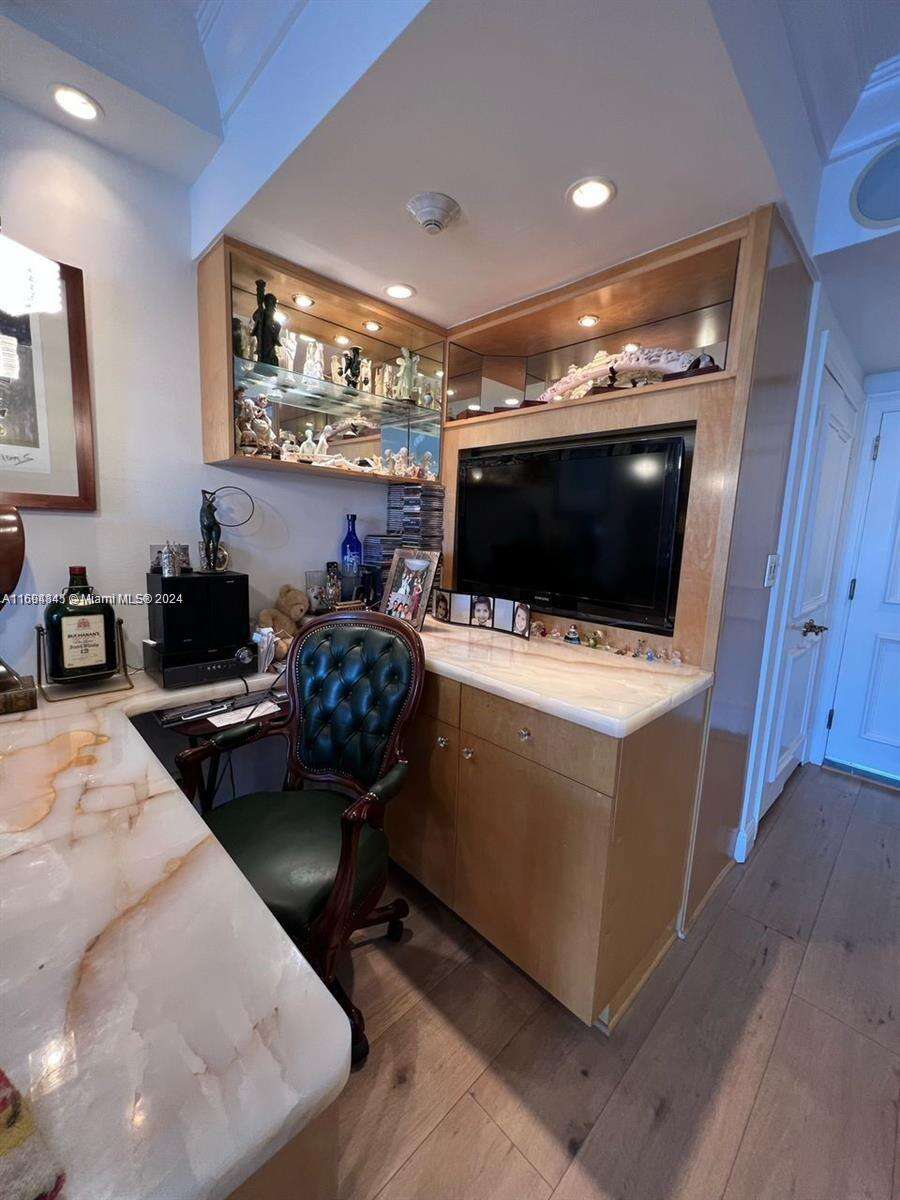 3000 Williams Island at 3000 Island Blvd, Aventura, FL 33160 - For Sale photo 8