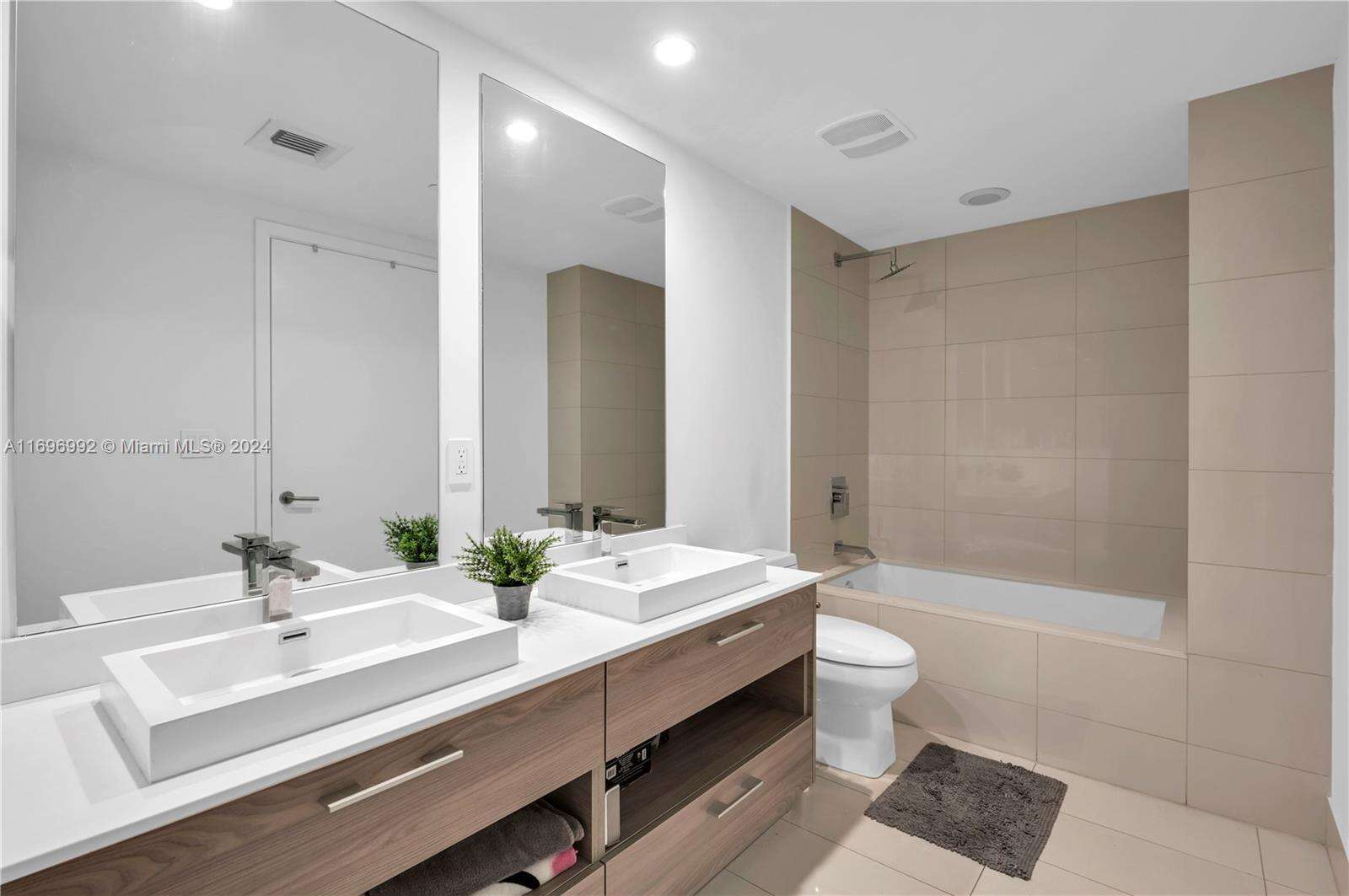 Sls Brickell at 1300 Miami Ave, Miami, FL 33130 - For Sale photo 22