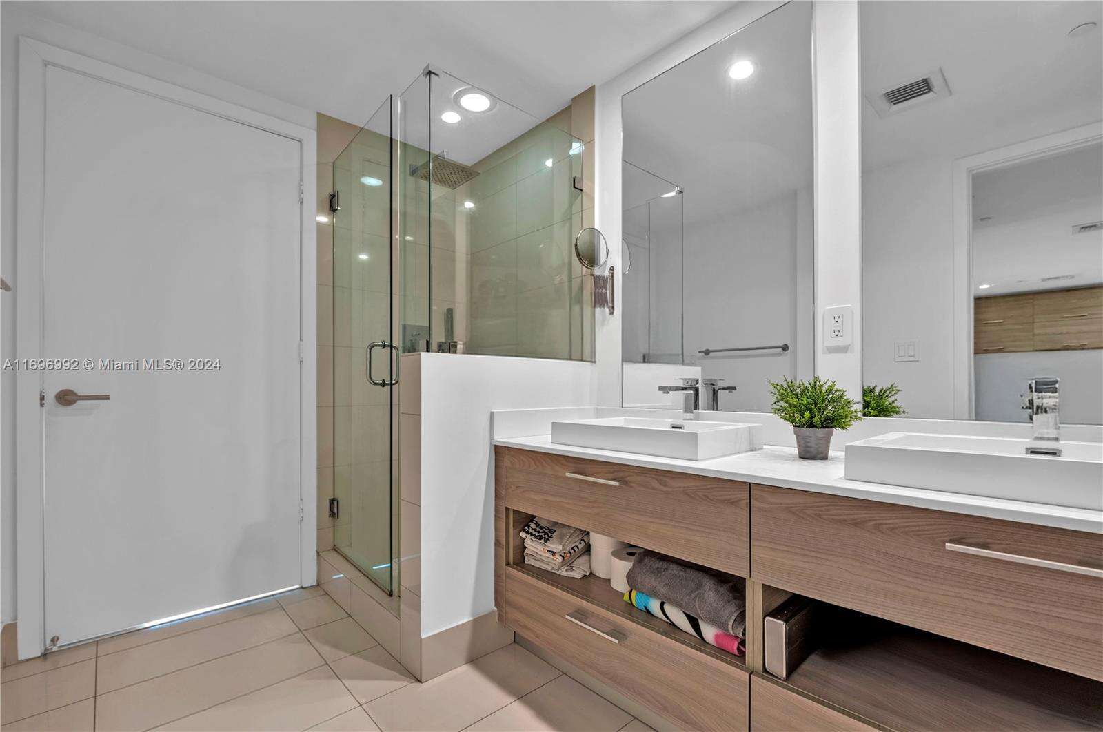 Sls Brickell at 1300 Miami Ave, Miami, FL 33130 - For Sale photo 25