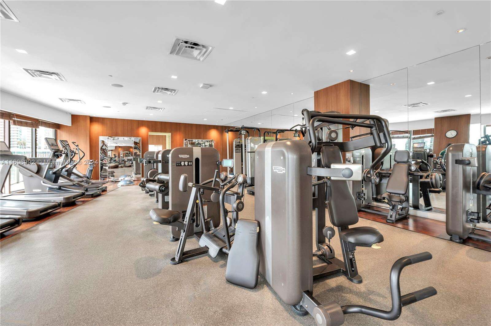 Sls Brickell at 1300 Miami Ave, Miami, FL 33130 - For Sale photo 34