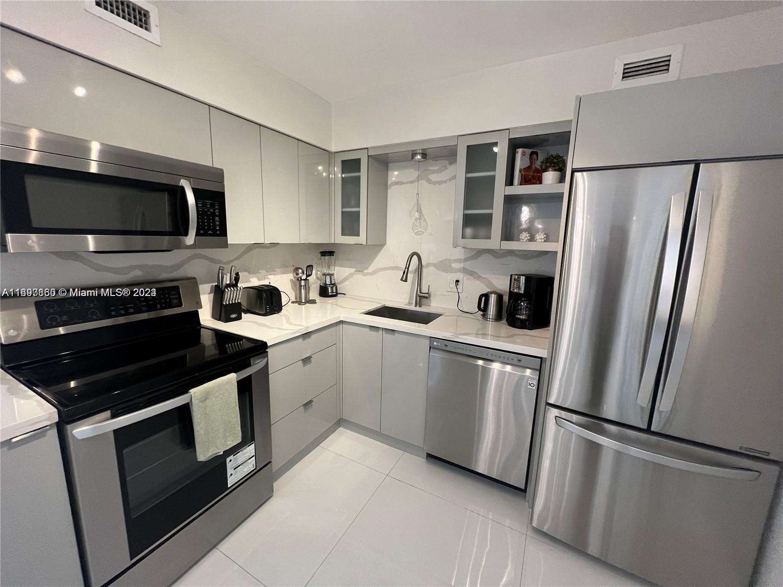Seacoast 5151 at 5161 Collins Ave, Miami Beach, FL 33140 - For Sale photo 18