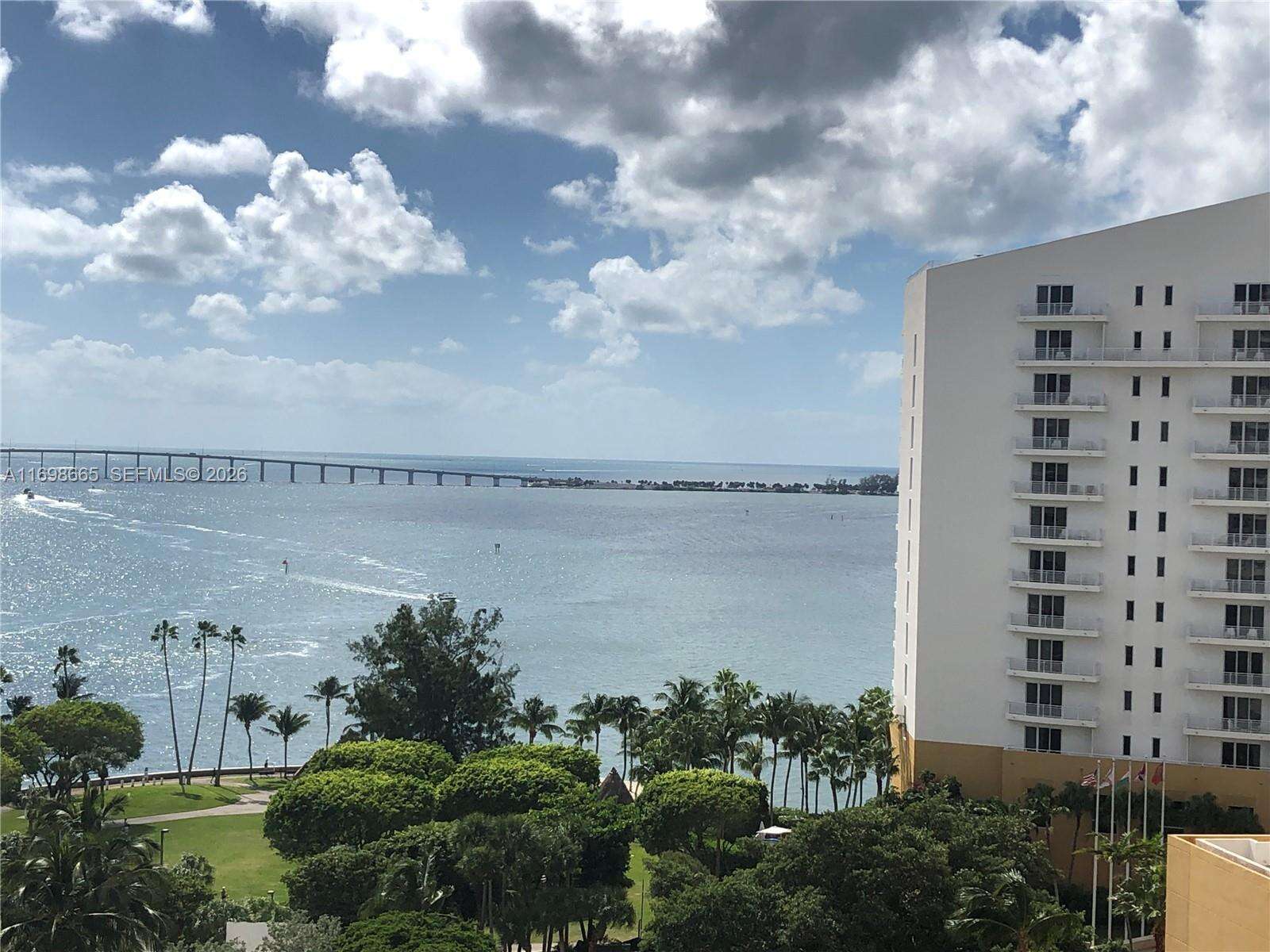 Isola at 770 Claughton Island Dr, Miami, FL 33131 - For Sale photo 2