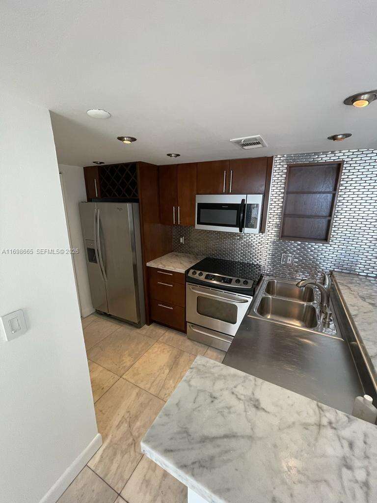 Isola at 770 Claughton Island Dr, Miami, FL 33131 - For Sale photo 7