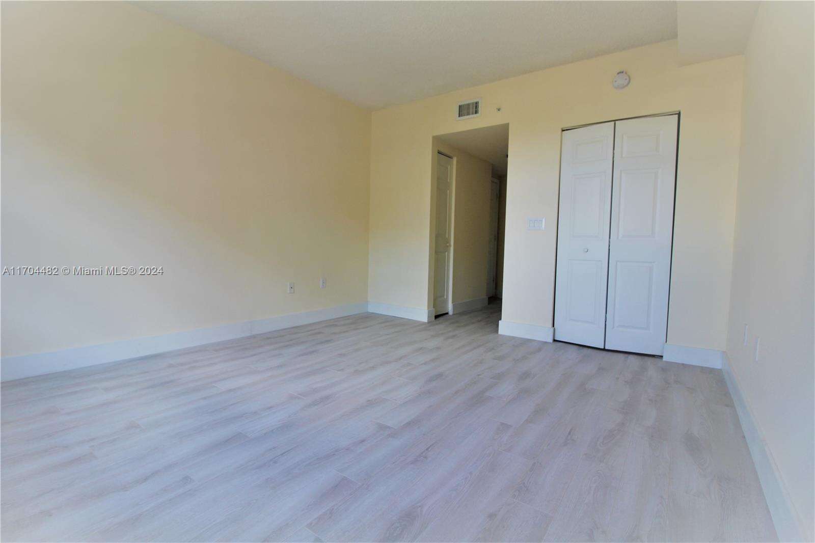 Porto Bellagio at 17150 Bay Rd, Sunny Isles Beach, FL 33160 - For Sale photo 21