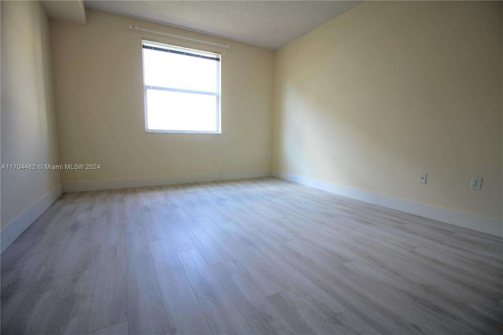 Porto Bellagio at 17150 Bay Rd, Sunny Isles Beach, FL 33160 - For Sale photo 9