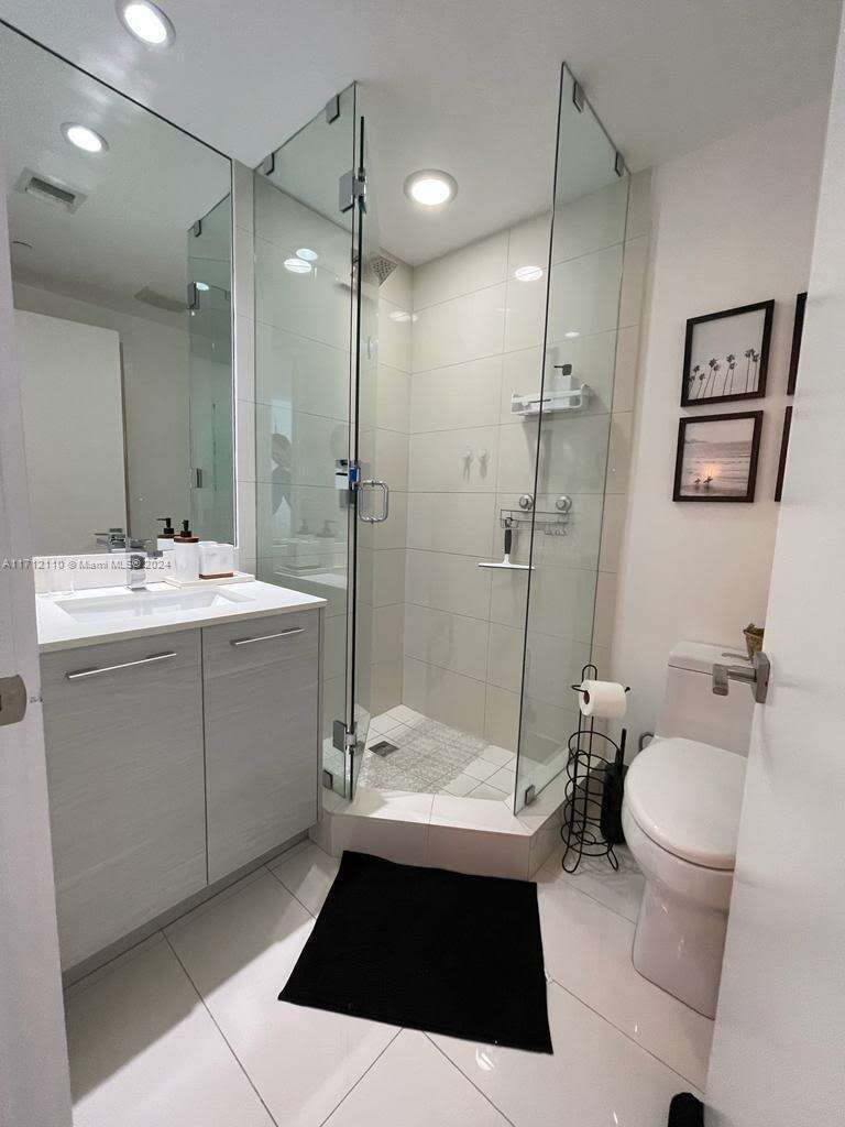 Paraiso Bay at 650 32 St, Miami, FL 33137 - For Sale photo 4