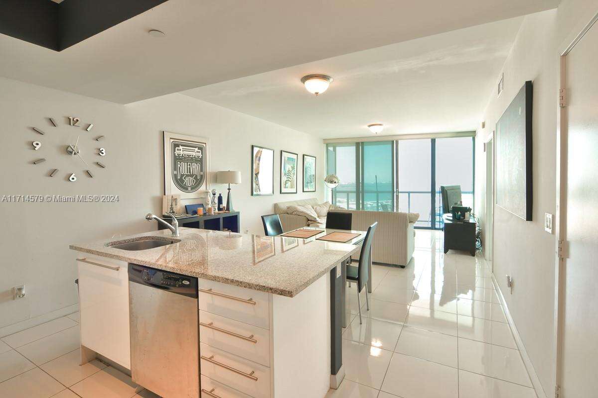 Marina Blue at 888 Biscayne Blvd, Miami, FL 33132 - For Sale photo 4