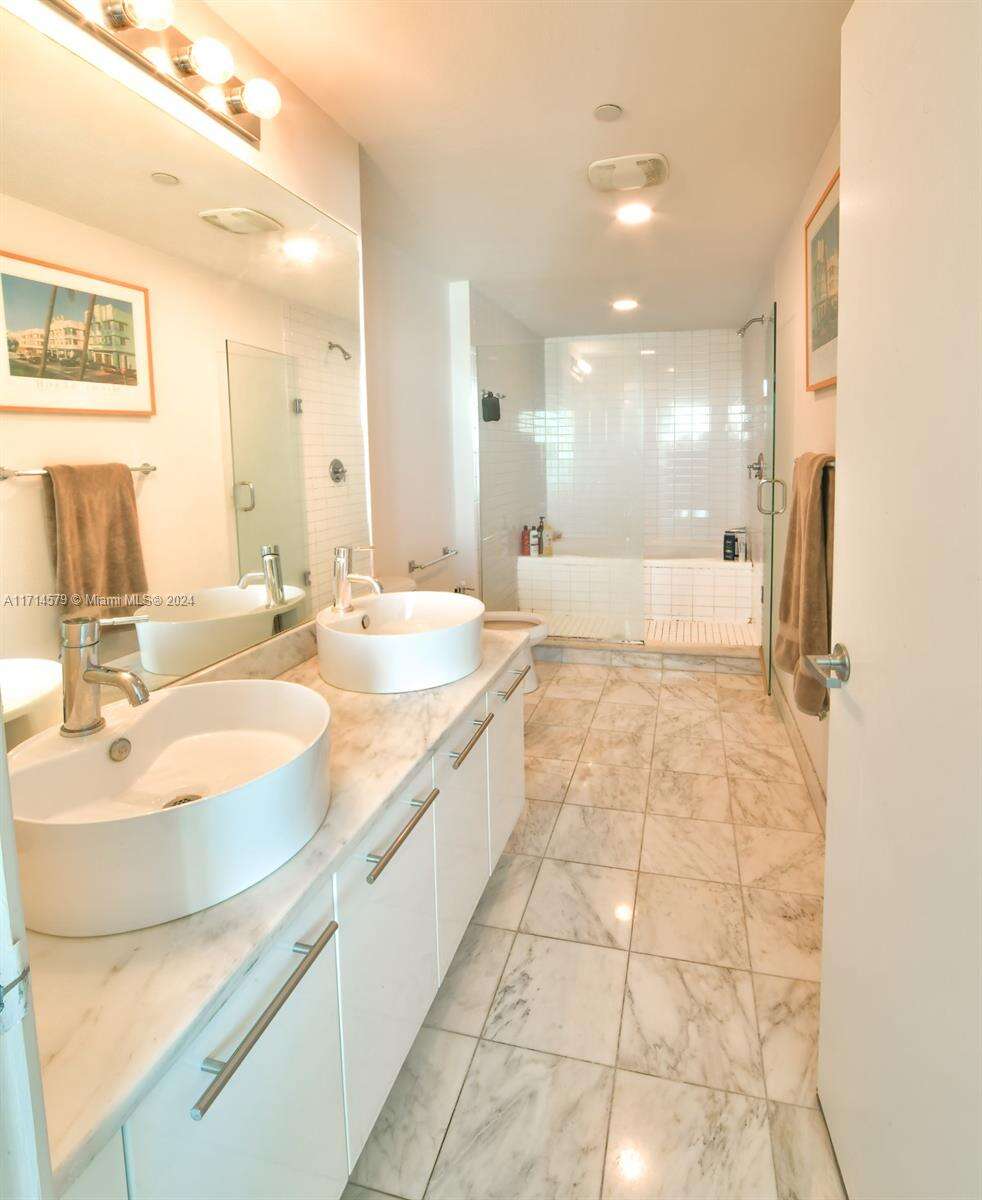 Marina Blue at 888 Biscayne Blvd, Miami, FL 33132 - For Sale photo 8