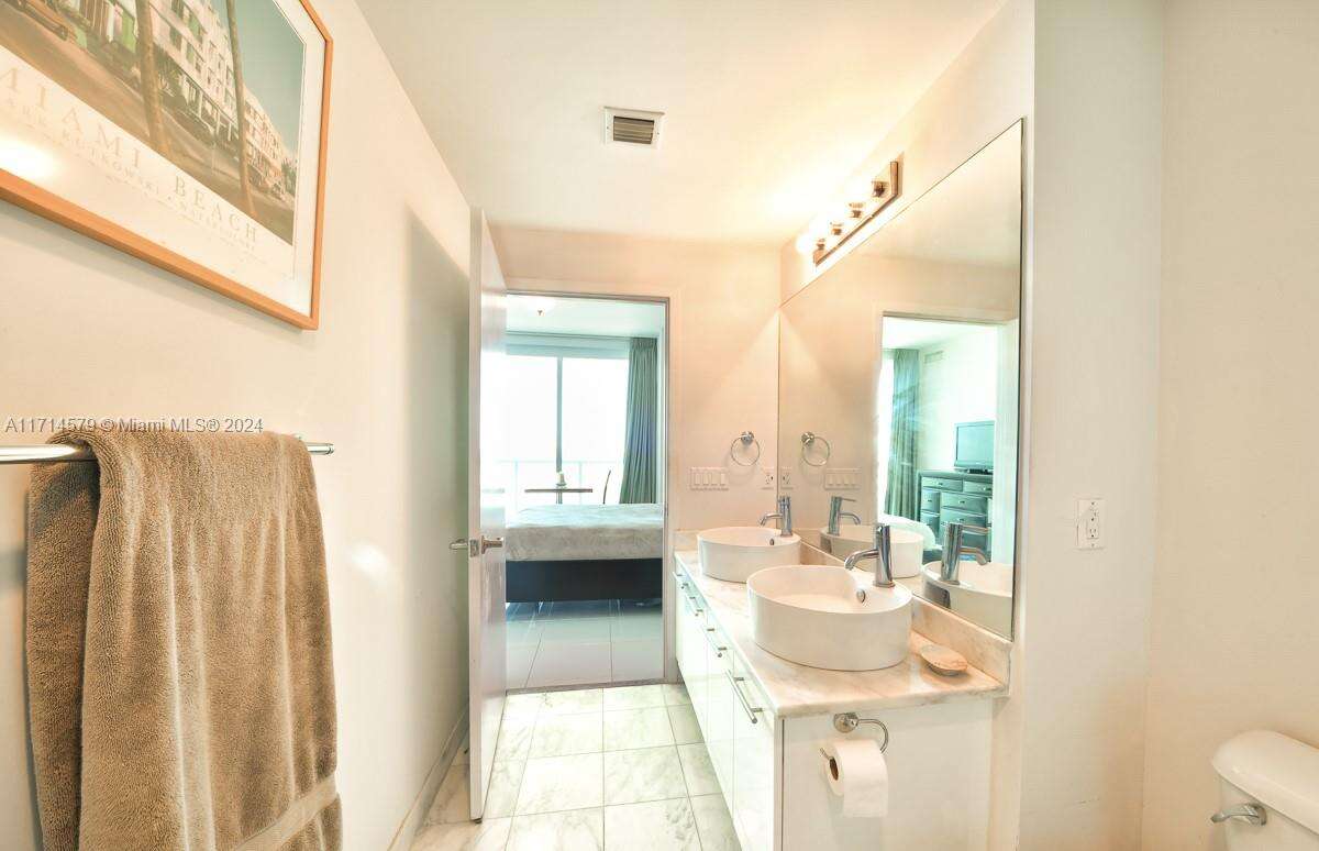 Marina Blue at 888 Biscayne Blvd, Miami, FL 33132 - For Sale photo 9