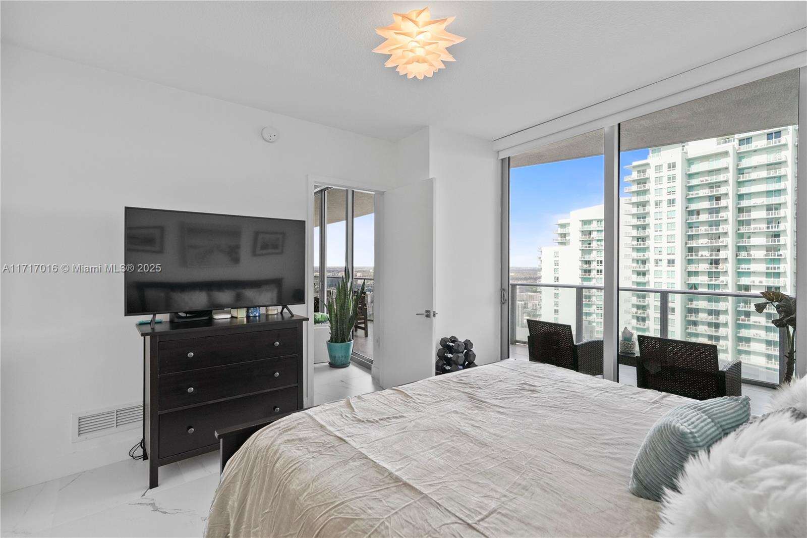 Aria On The Bay at 488 18 St, Miami, FL 33132 - For Sale photo 14