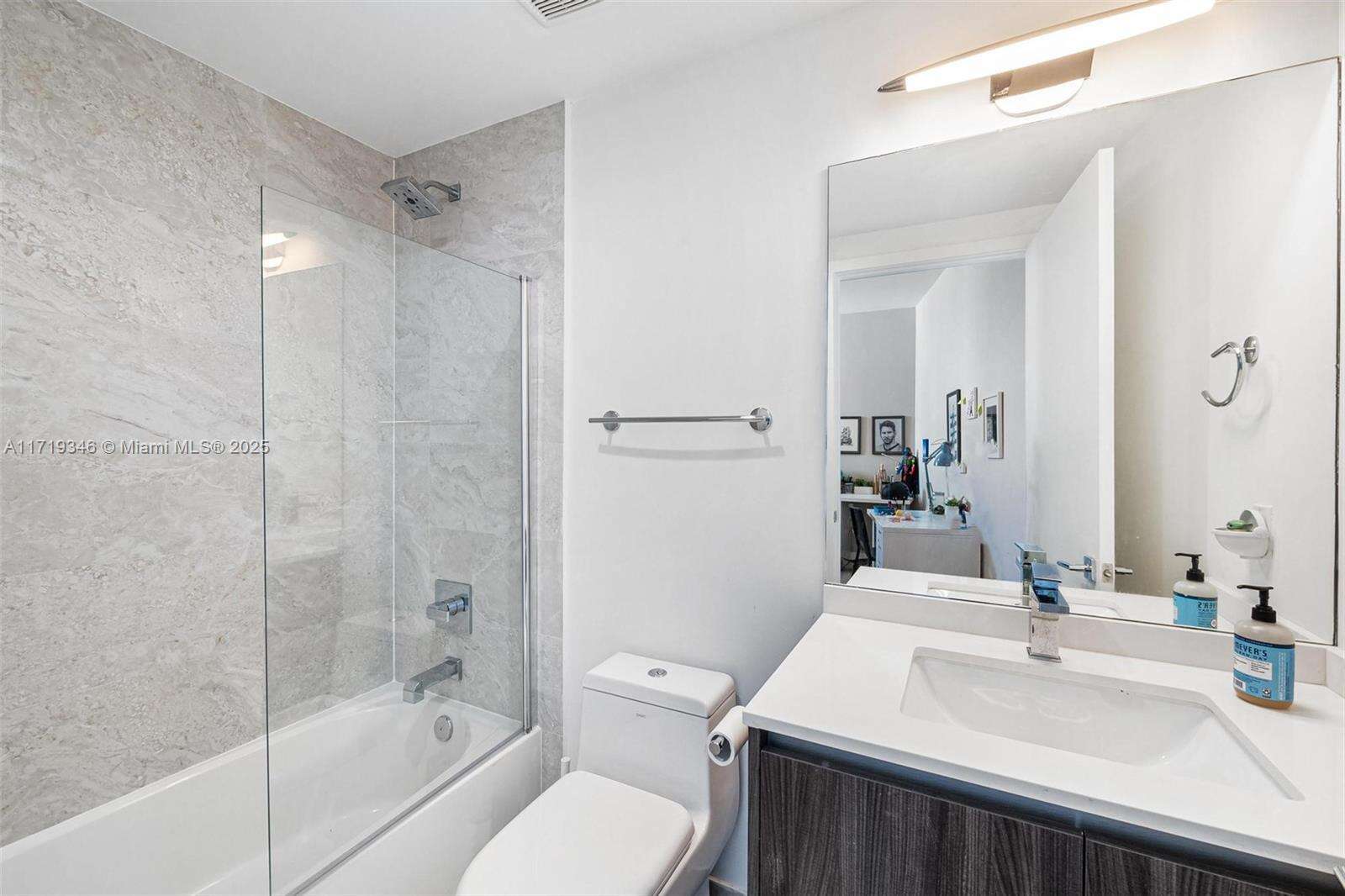 Aria On The Bay at 488 18 St, Miami, FL 33132 - For Sale photo 14