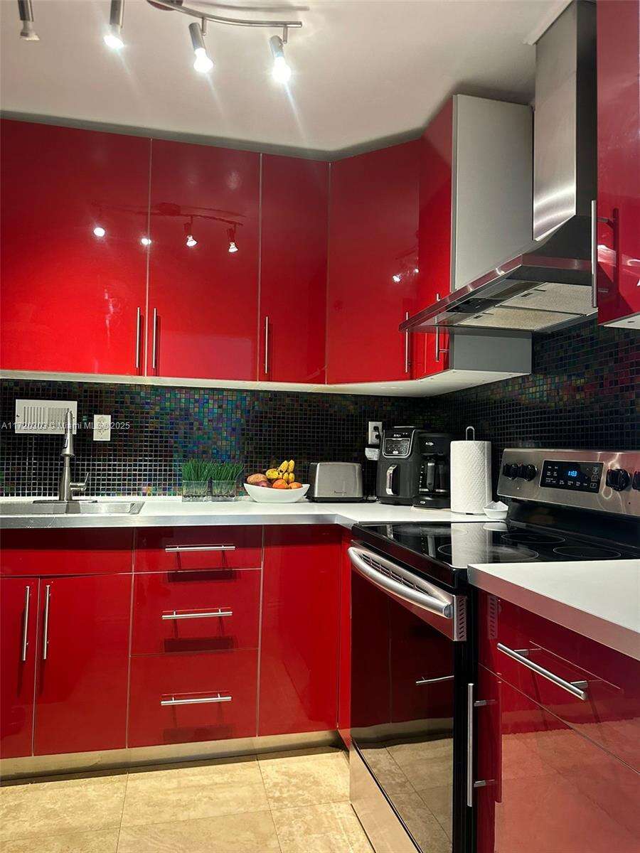 Mirador 1000 at 1000 W Ave, Miami Beach, FL 33139 - For Sale photo 7