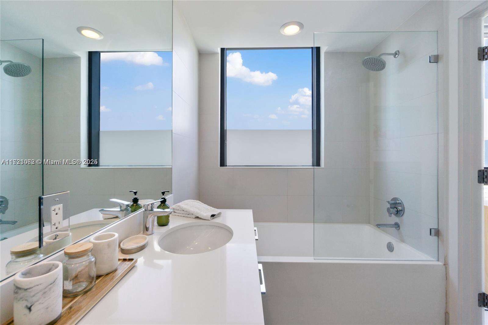 Paraiso Bayviews at 501 31 St, Miami, FL 33137 - For Sale photo 15