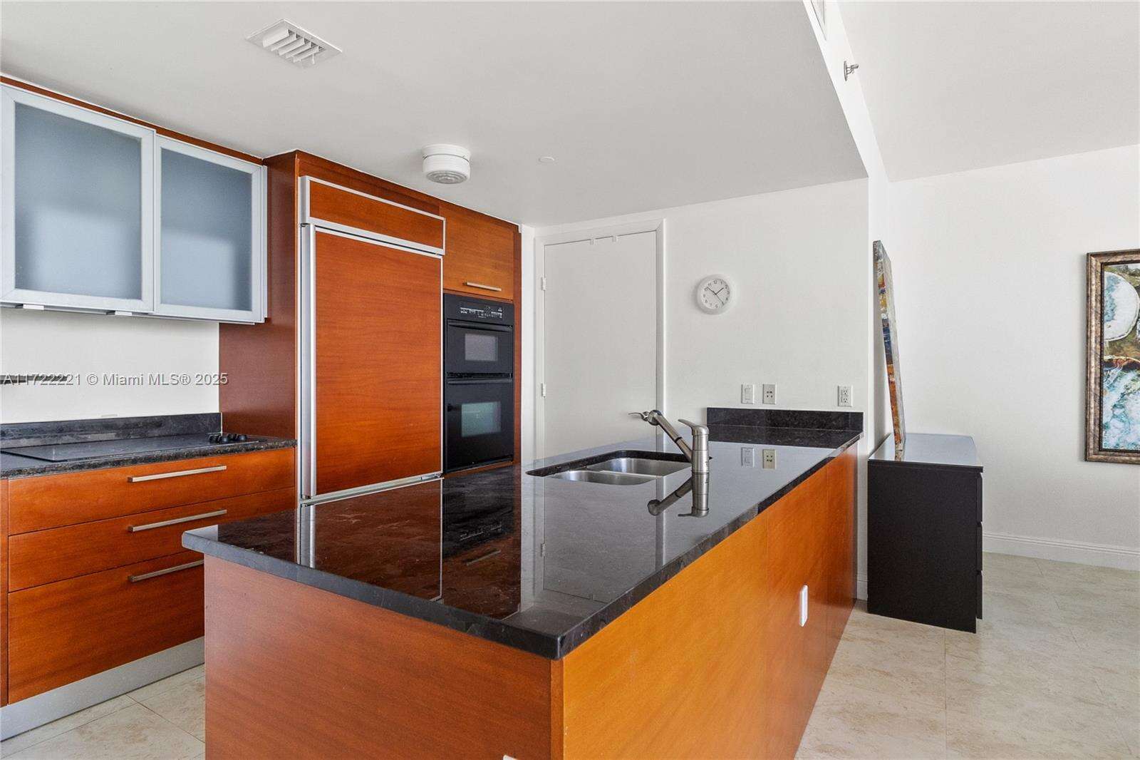 The Beach Club Two at 1830 Ocean Dr, Hallandale Beach, FL 33009 - For Sale photo 6