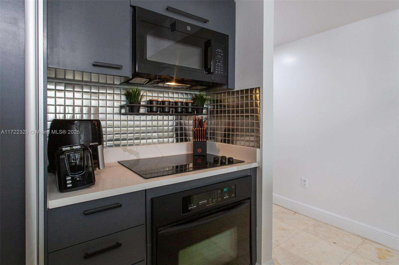The Beach Club Two at 1830 Ocean Dr, Hallandale Beach, FL 33009 - For Sale photo 12