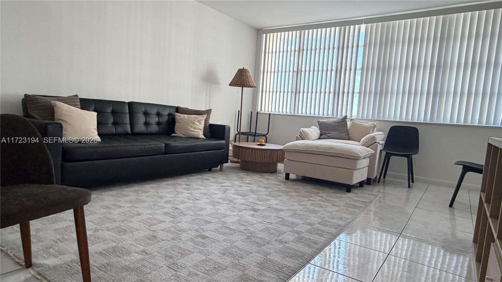 Imperial Towers Condos for Sale & Rent | Picture 1