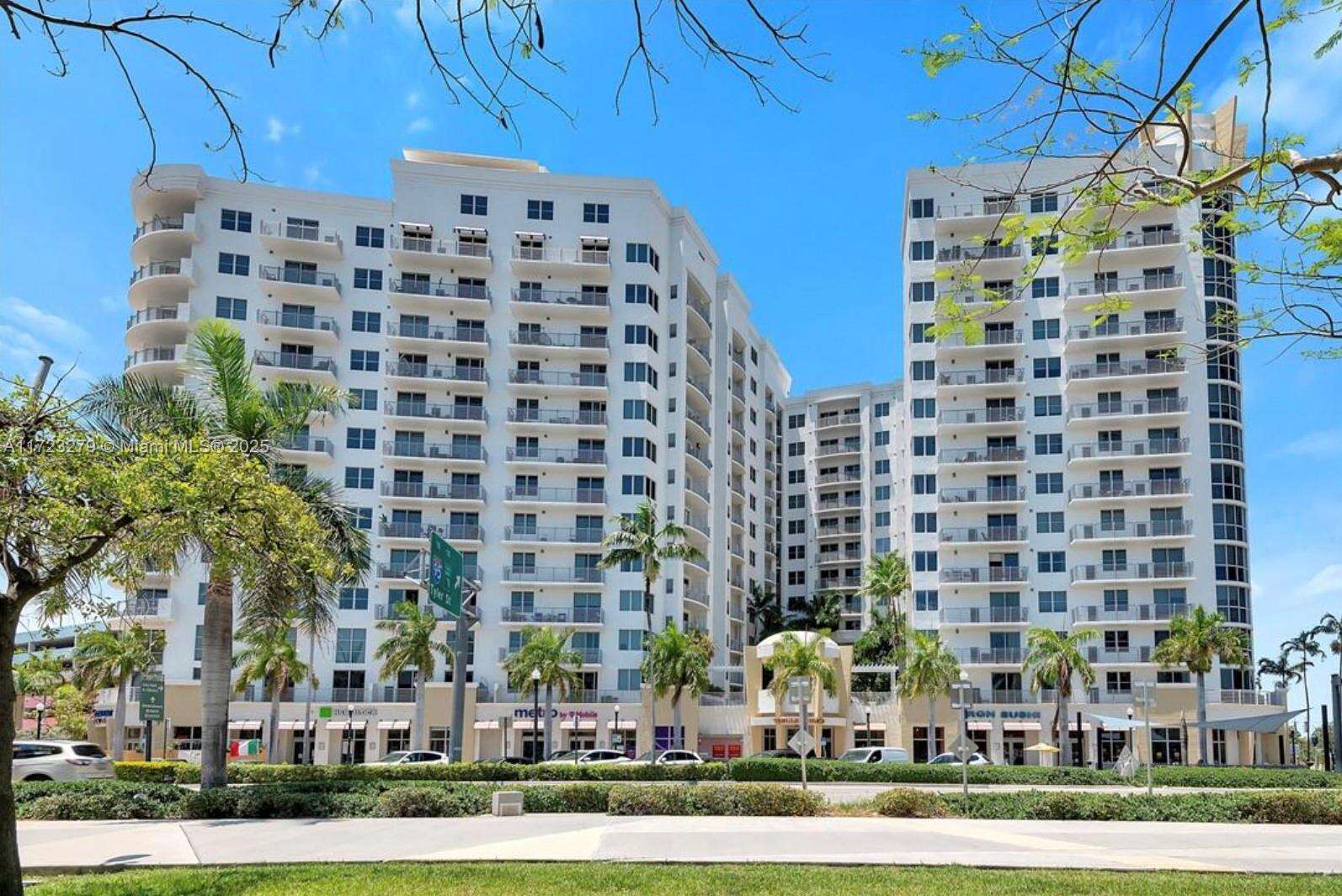 Radius Condos for Sale & Rent | Picture 1