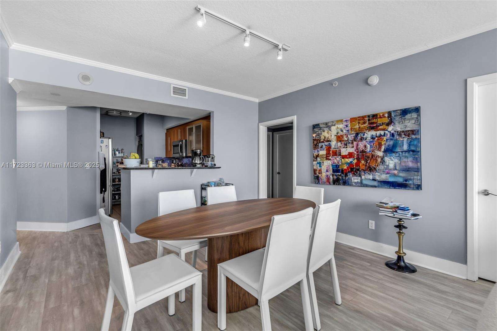 One Miami West at 325 Biscayne Blvd, Miami, FL 33131 - For Sale photo 11