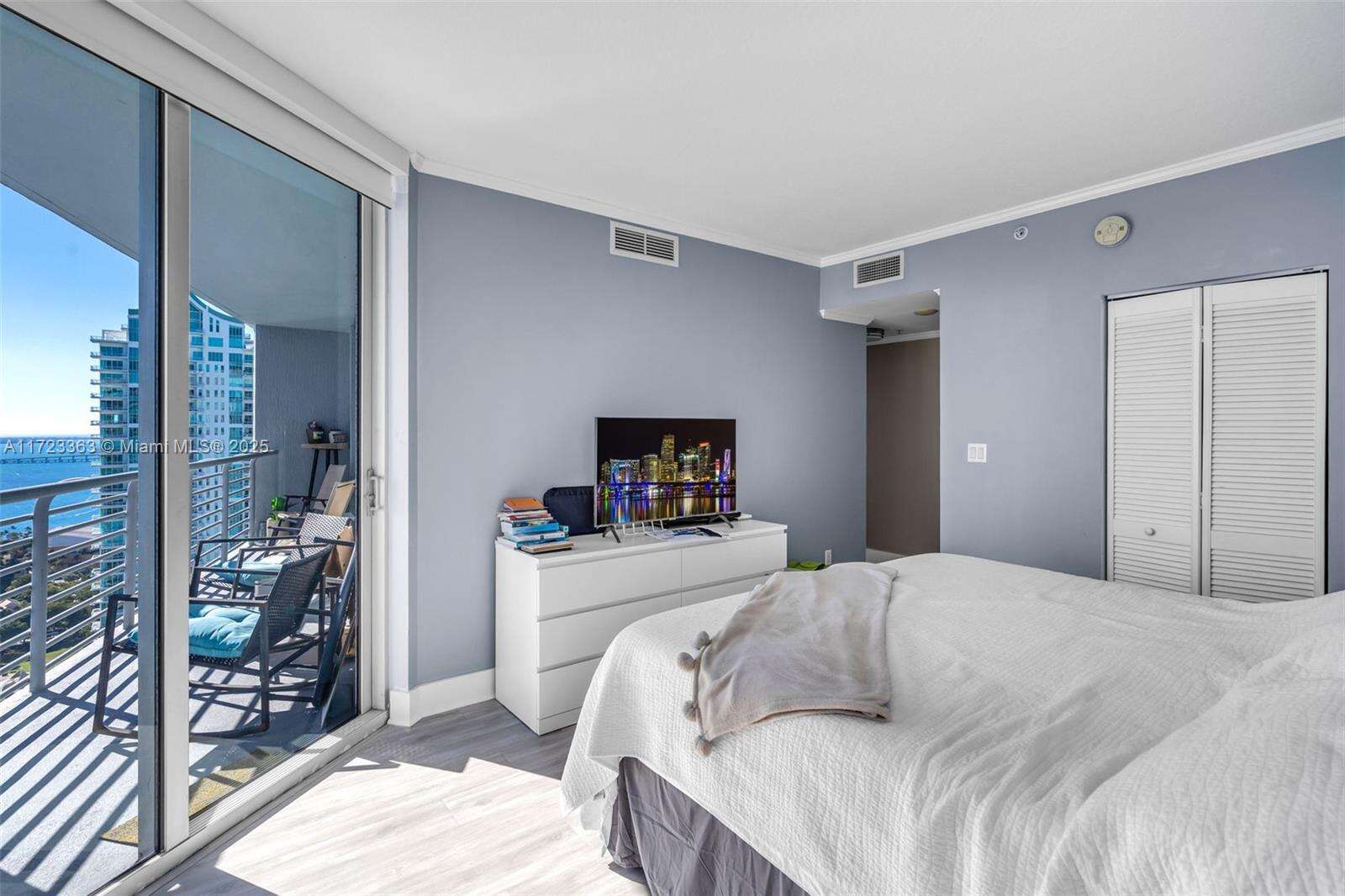 One Miami West at 325 Biscayne Blvd, Miami, FL 33131 - For Sale photo 18
