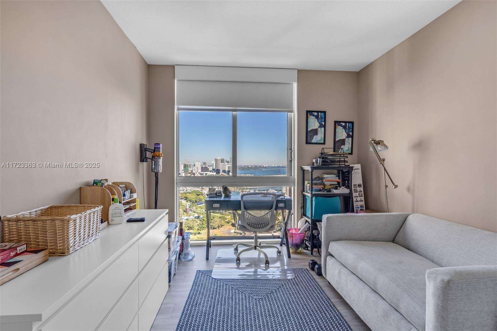 One Miami West at 325 Biscayne Blvd, Miami, FL 33131 - For Sale photo 23