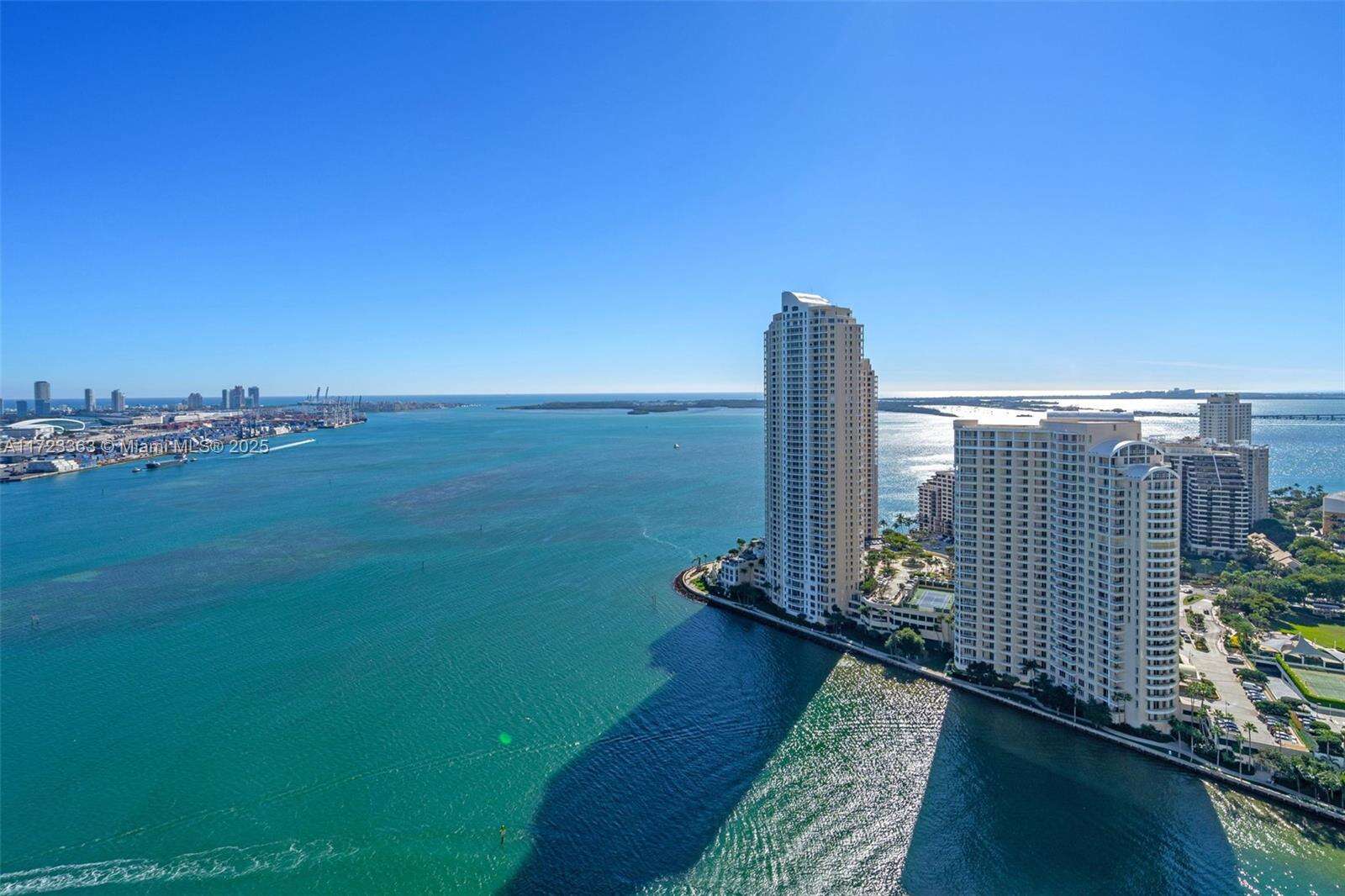 One Miami West at 325 Biscayne Blvd, Miami, FL 33131 - For Sale photo 28