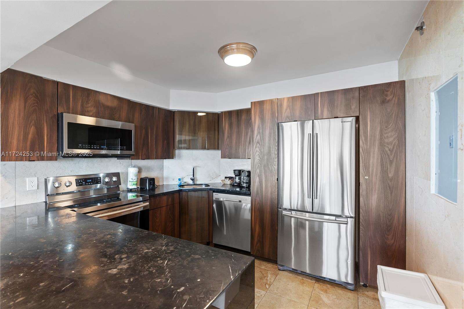The Alexander at 5225 Collins Ave, Miami Beach, FL 33140 - For Sale photo 19
