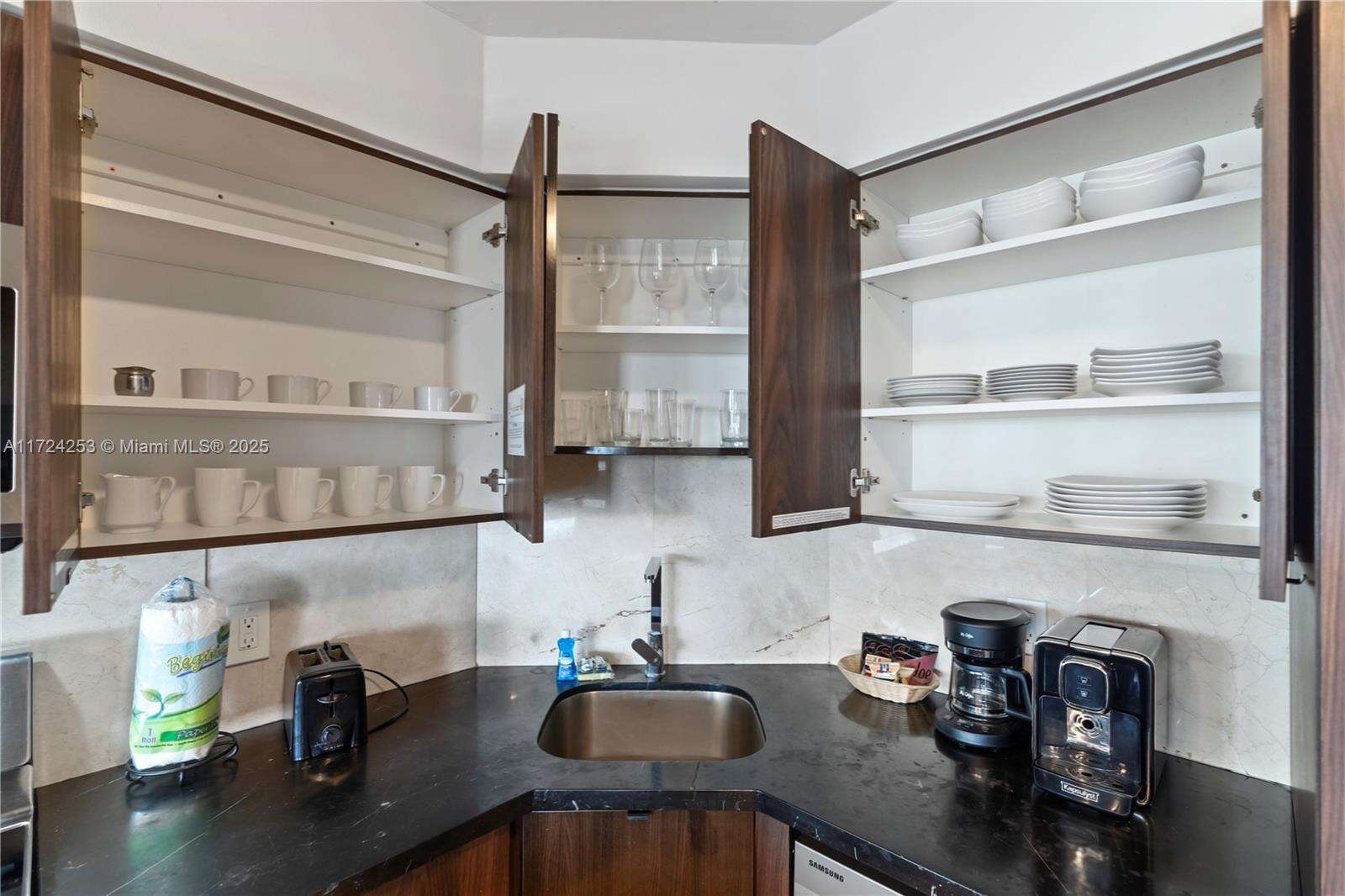The Alexander at 5225 Collins Ave, Miami Beach, FL 33140 - For Sale photo 22