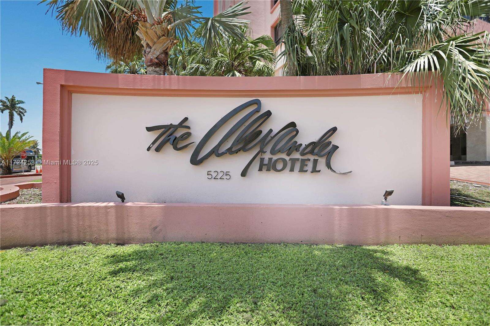 The Alexander at 5225 Collins Ave, Miami Beach, FL 33140 - For Sale photo 39