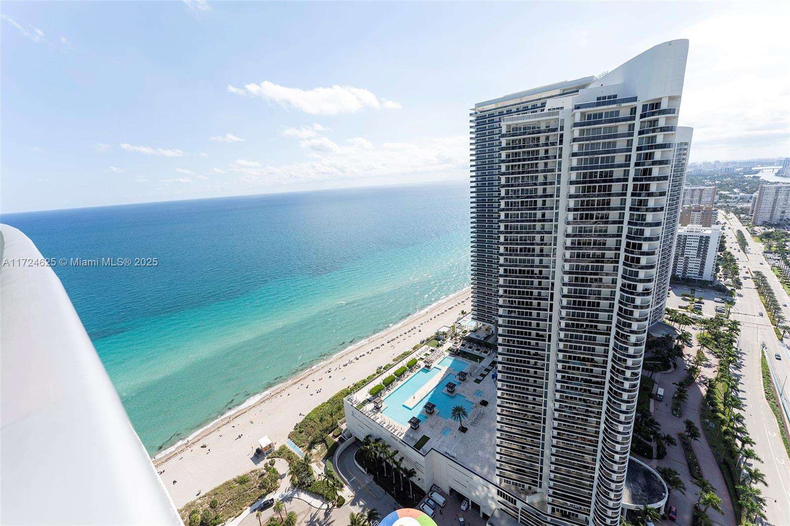 Hyde Resort at 4111 Ocean Dr, Hollywood, FL 33019 - For Sale photo 3