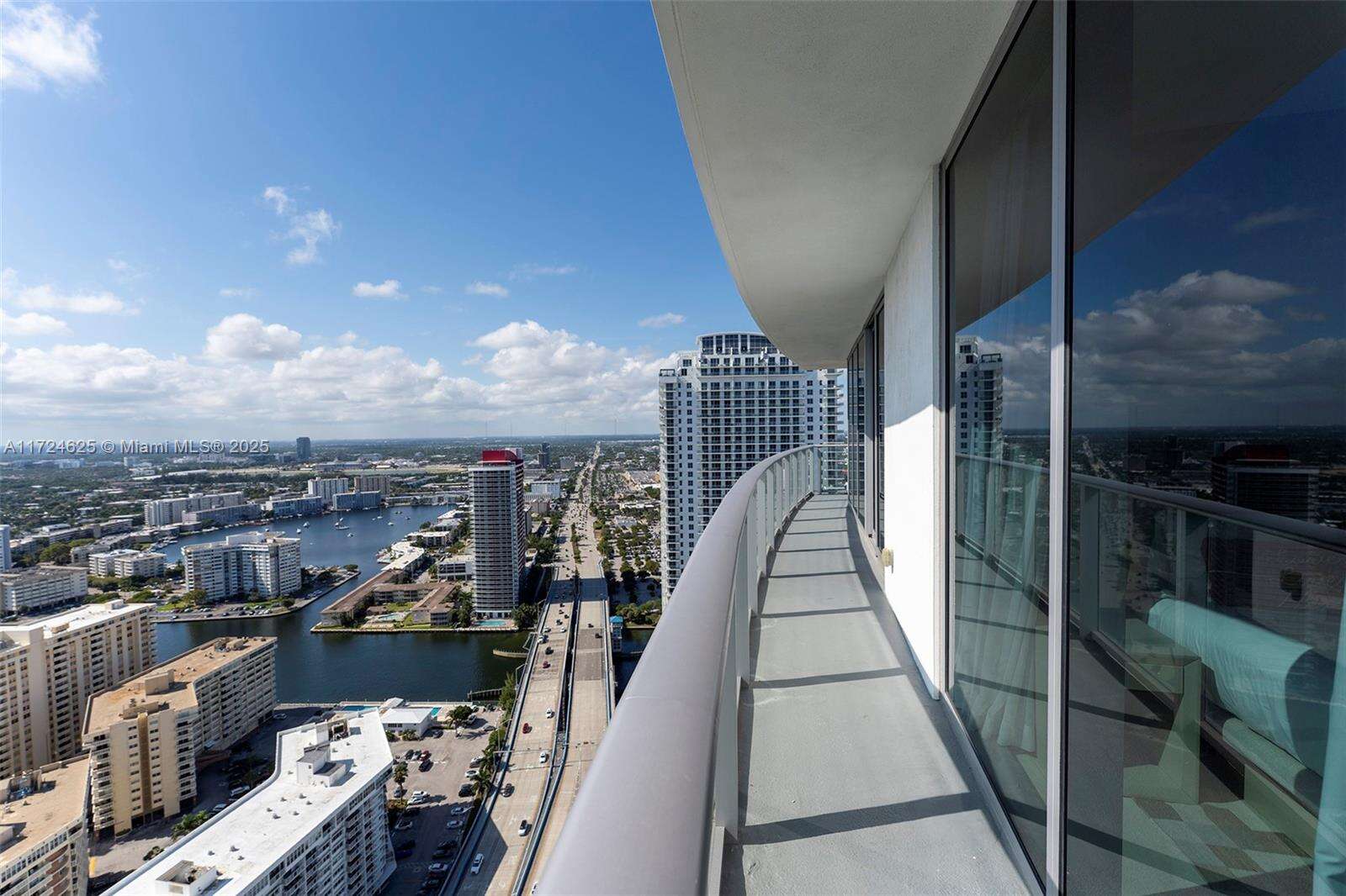Hyde Resort at 4111 Ocean Dr, Hollywood, FL 33019 - For Sale photo 39