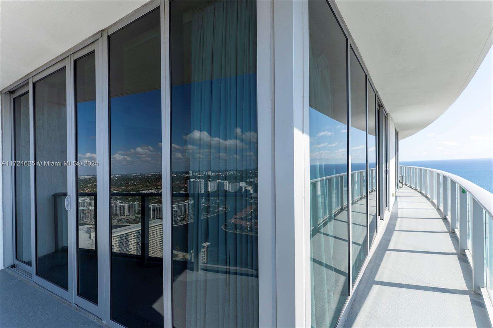 Hyde Resort at 4111 Ocean Dr, Hollywood, FL 33019 - For Sale photo 5