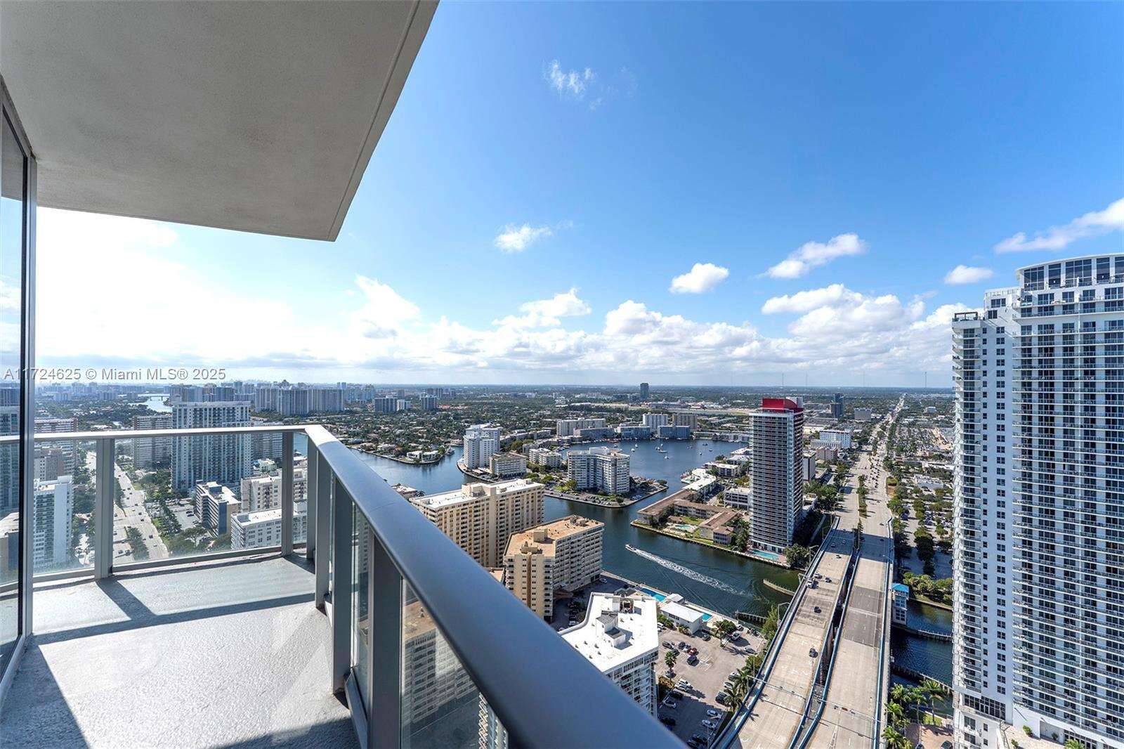 Hyde Resort at 4111 Ocean Dr, Hollywood, FL 33019 - For Sale photo 41