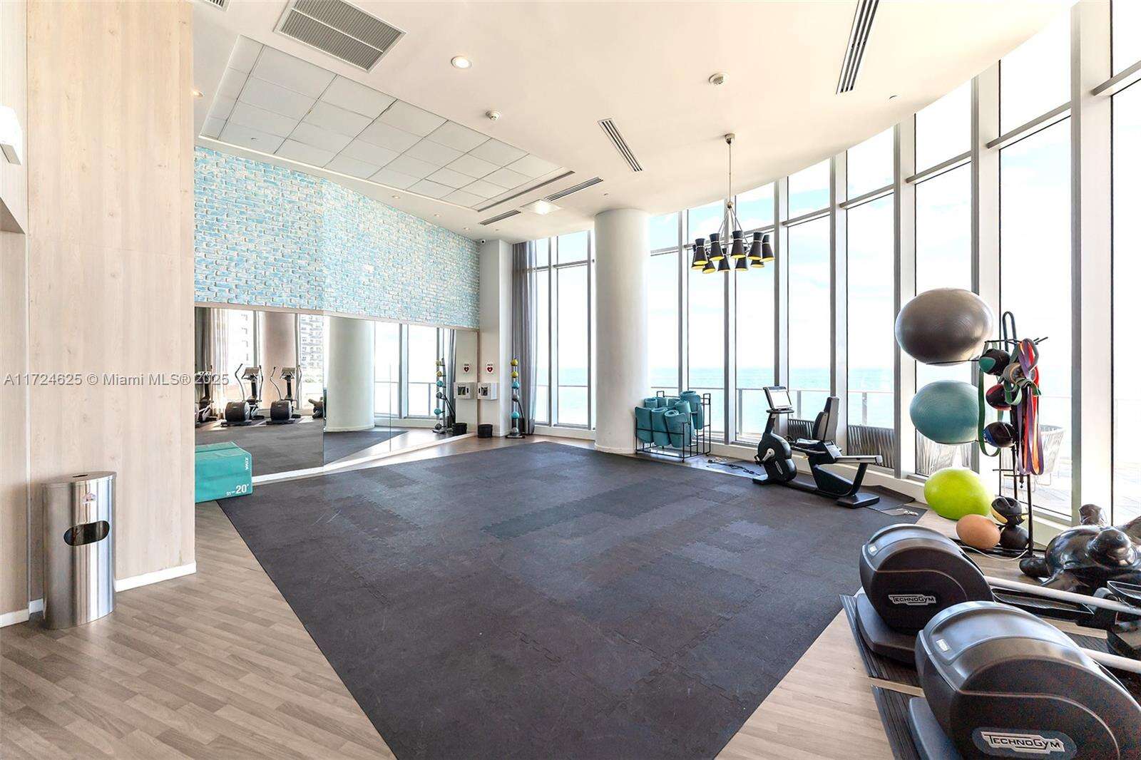 Hyde Resort at 4111 Ocean Dr, Hollywood, FL 33019 - For Sale photo 63