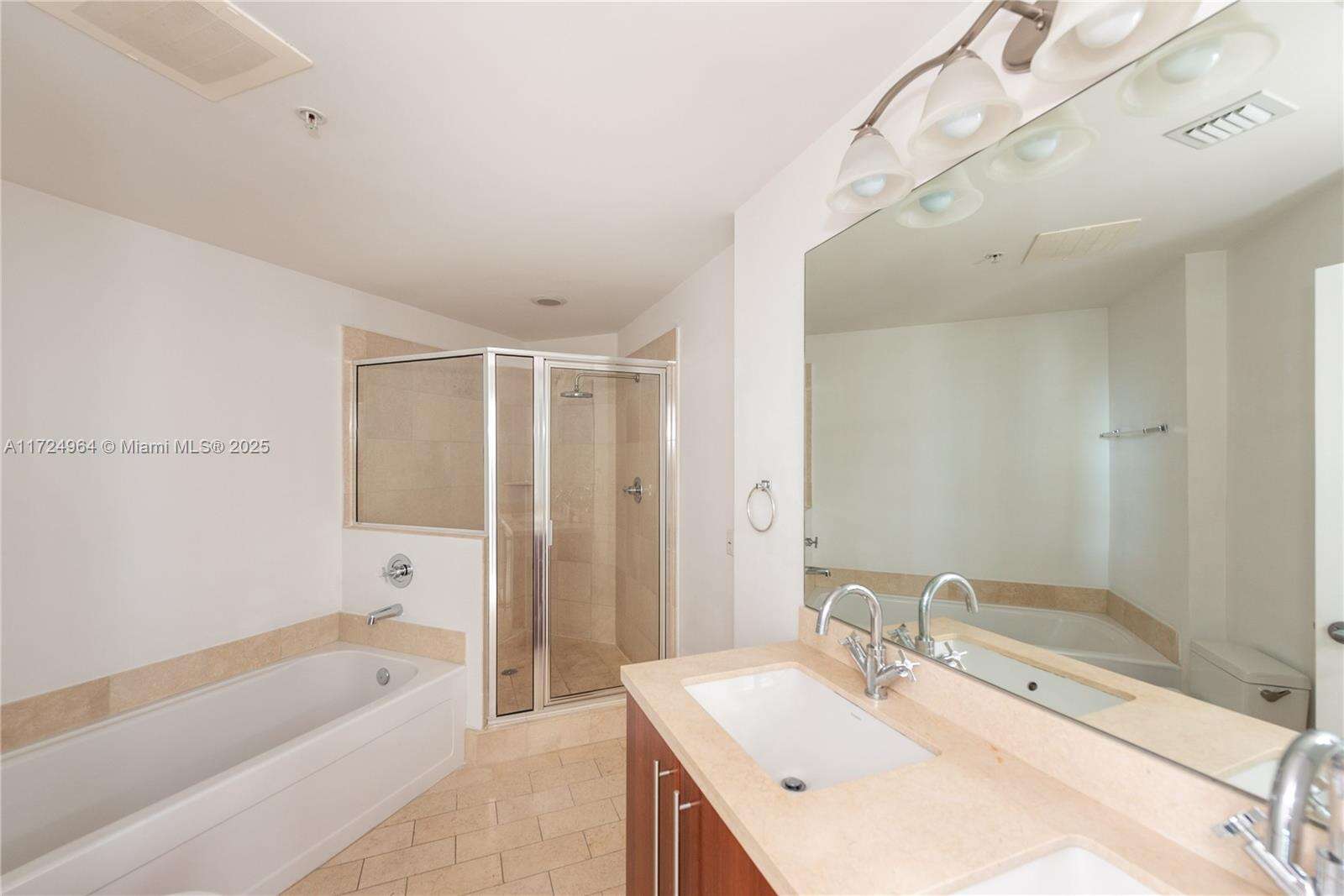 Axis On Brickell at 79 12th St, Miami, FL 33130 - For Sale photo 13