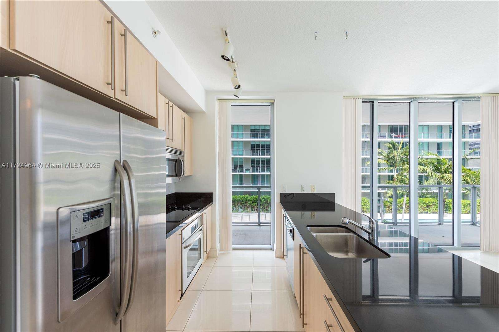 Axis On Brickell at 79 12th St, Miami, FL 33130 - For Sale photo 6