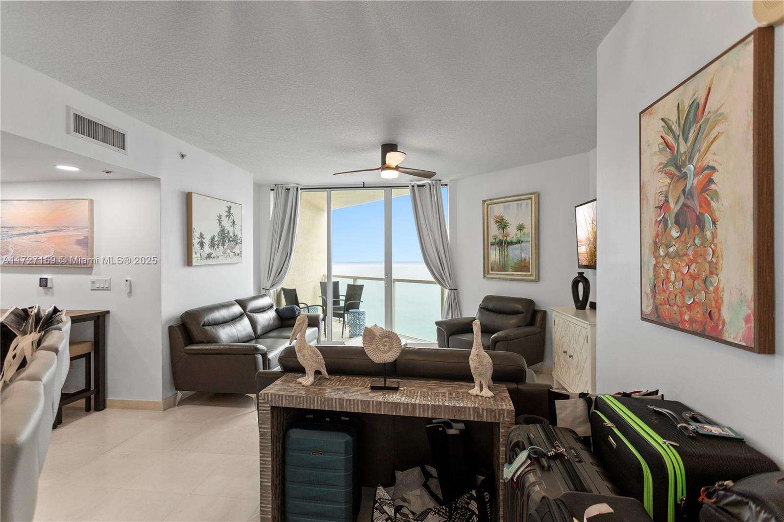 La Perla at 16699 Collins Ave, Sunny Isles Beach, FL 33160 - For Sale photo 14