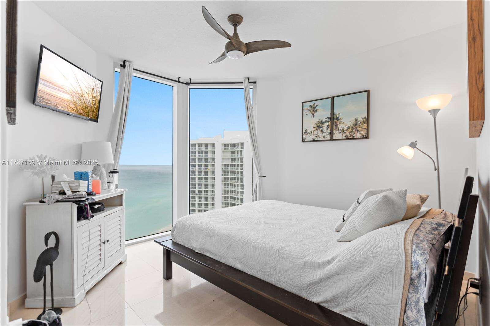 La Perla at 16699 Collins Ave, Sunny Isles Beach, FL 33160 - For Sale photo 28