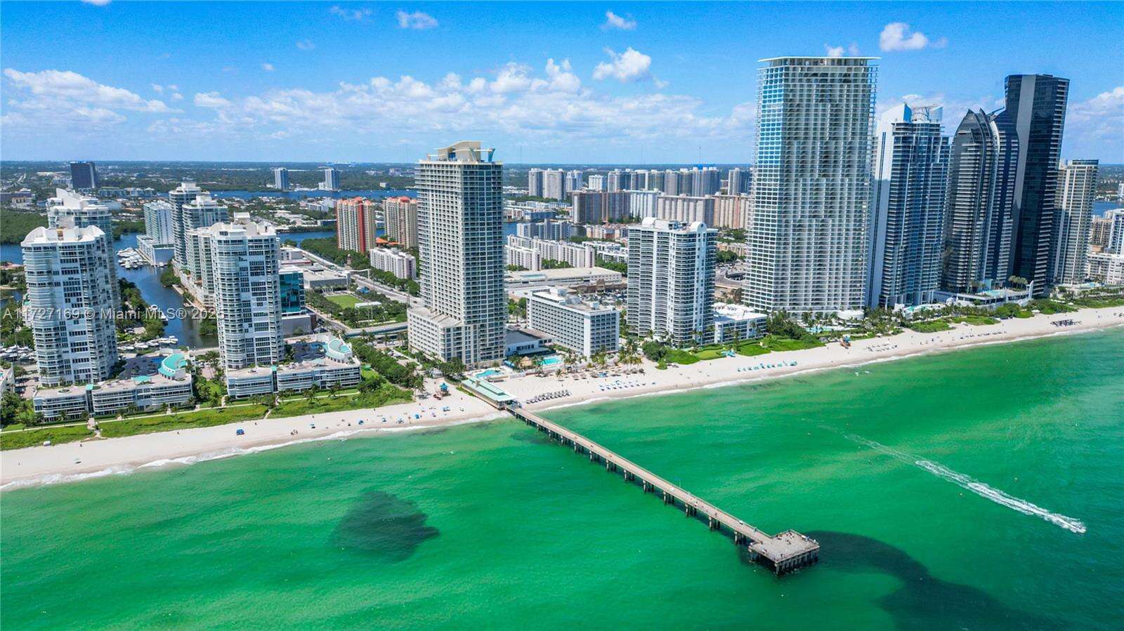 La Perla at 16699 Collins Ave, Sunny Isles Beach, FL 33160 - For Sale photo 4