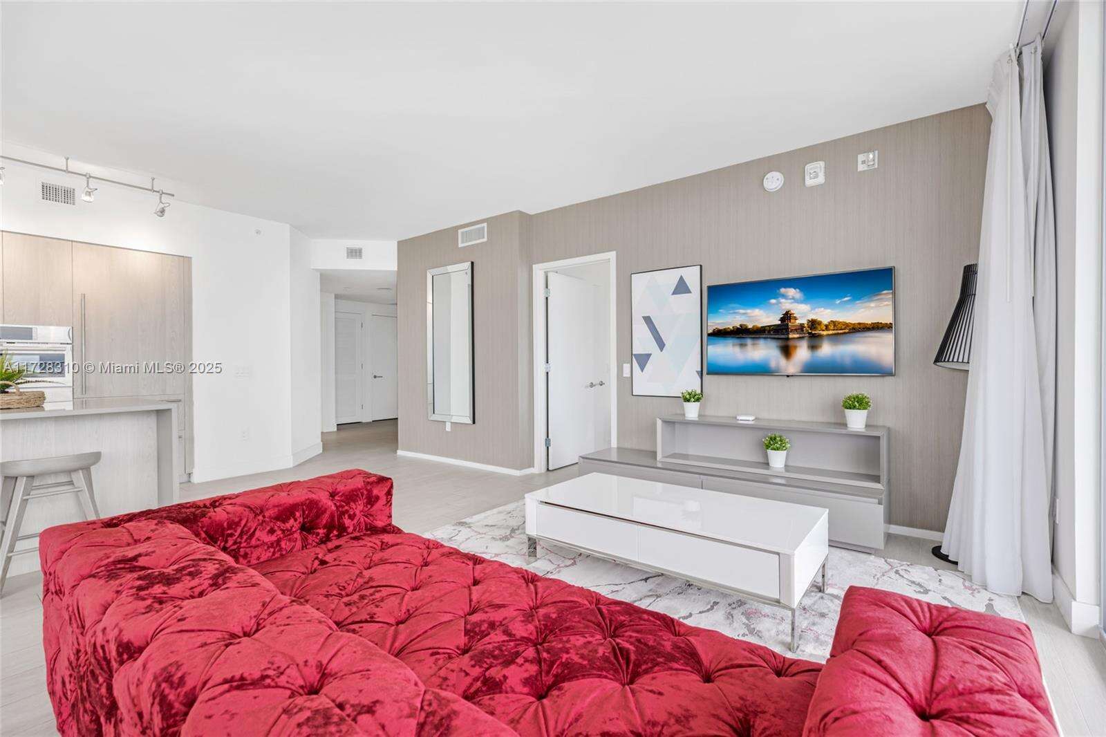 Hyde Beach House at 4010 Ocean Dr, Hollywood, FL 33019 - For Sale photo 14