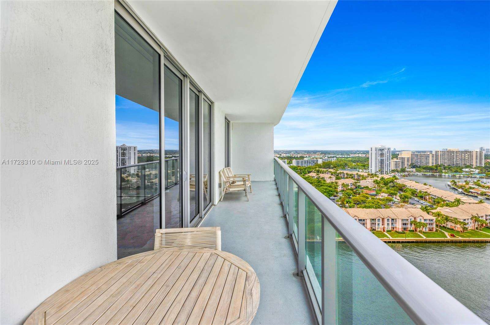 Hyde Beach House at 4010 Ocean Dr, Hollywood, FL 33019 - For Sale photo 3