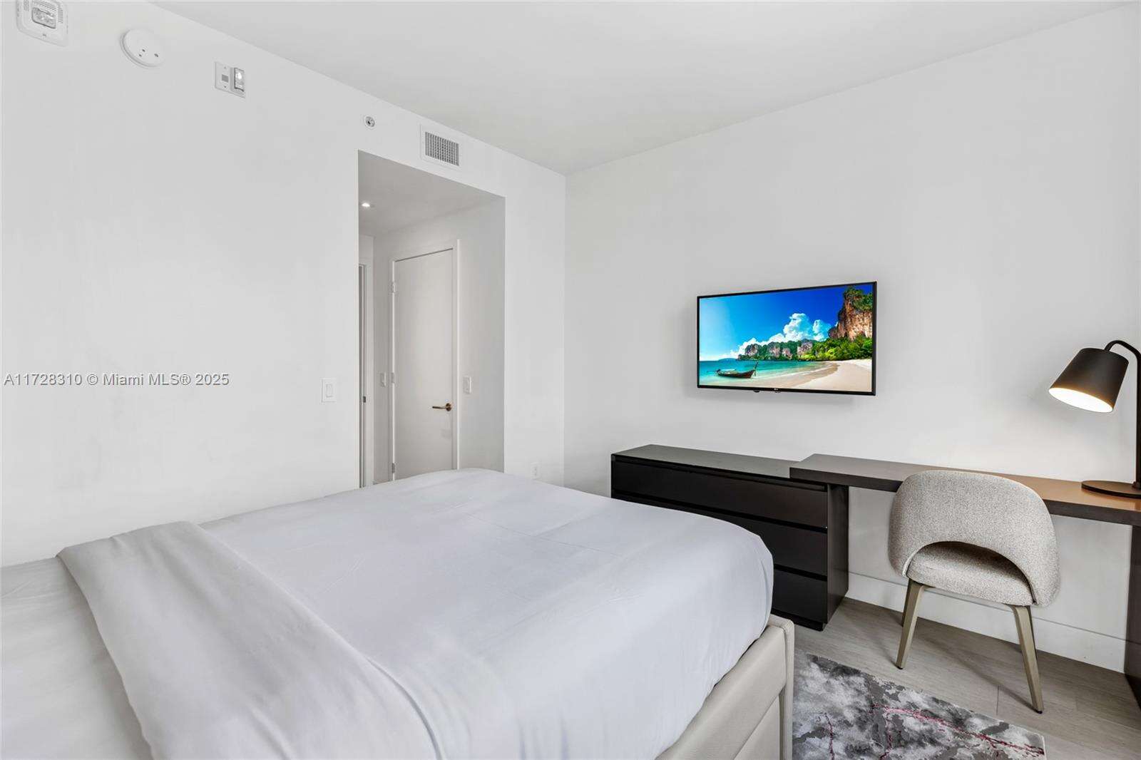 Hyde Beach House at 4010 Ocean Dr, Hollywood, FL 33019 - For Sale photo 23