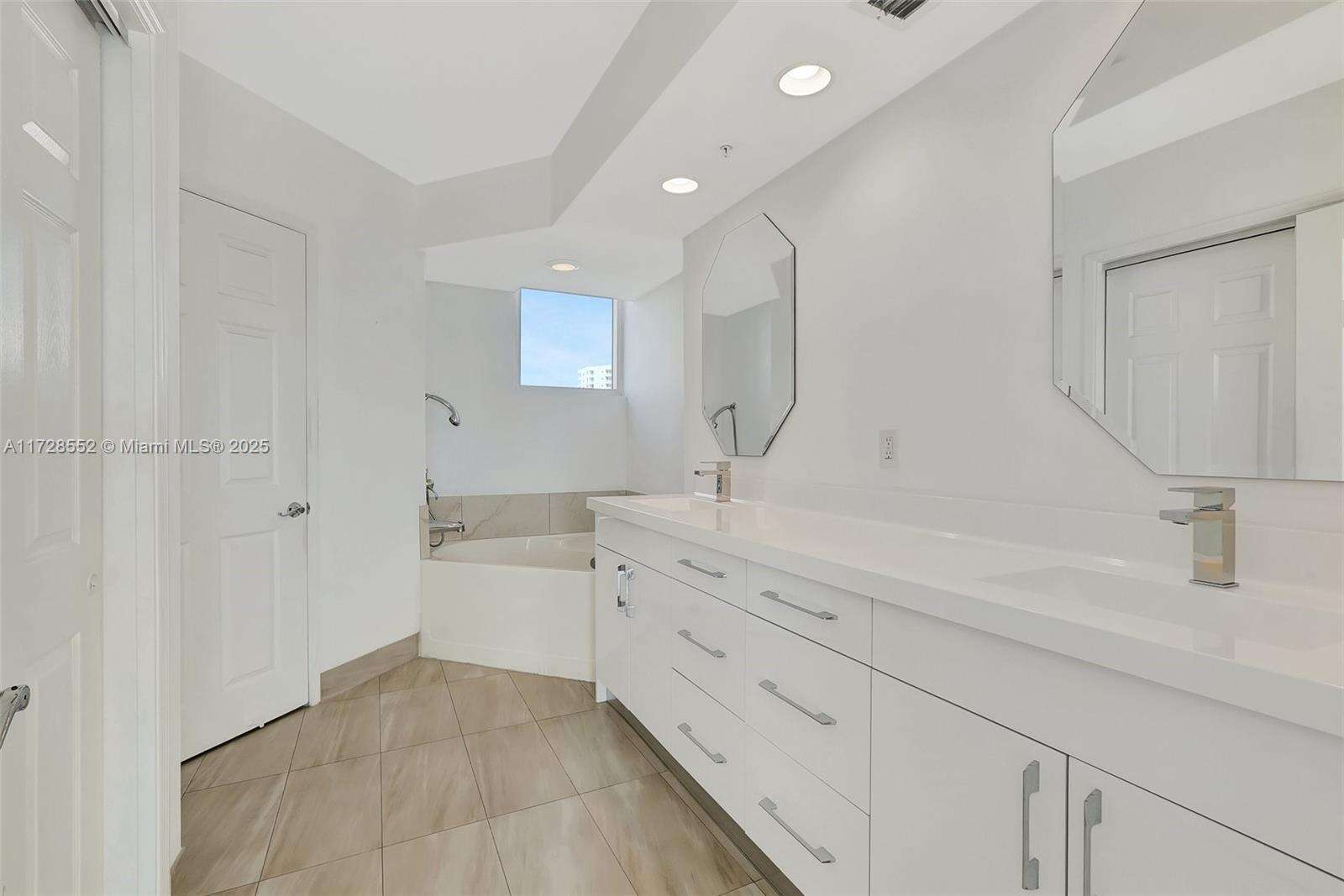 Hidden Bay at 3370 Hidden Bay Dr, Aventura, FL 33180 - For Sale photo 18