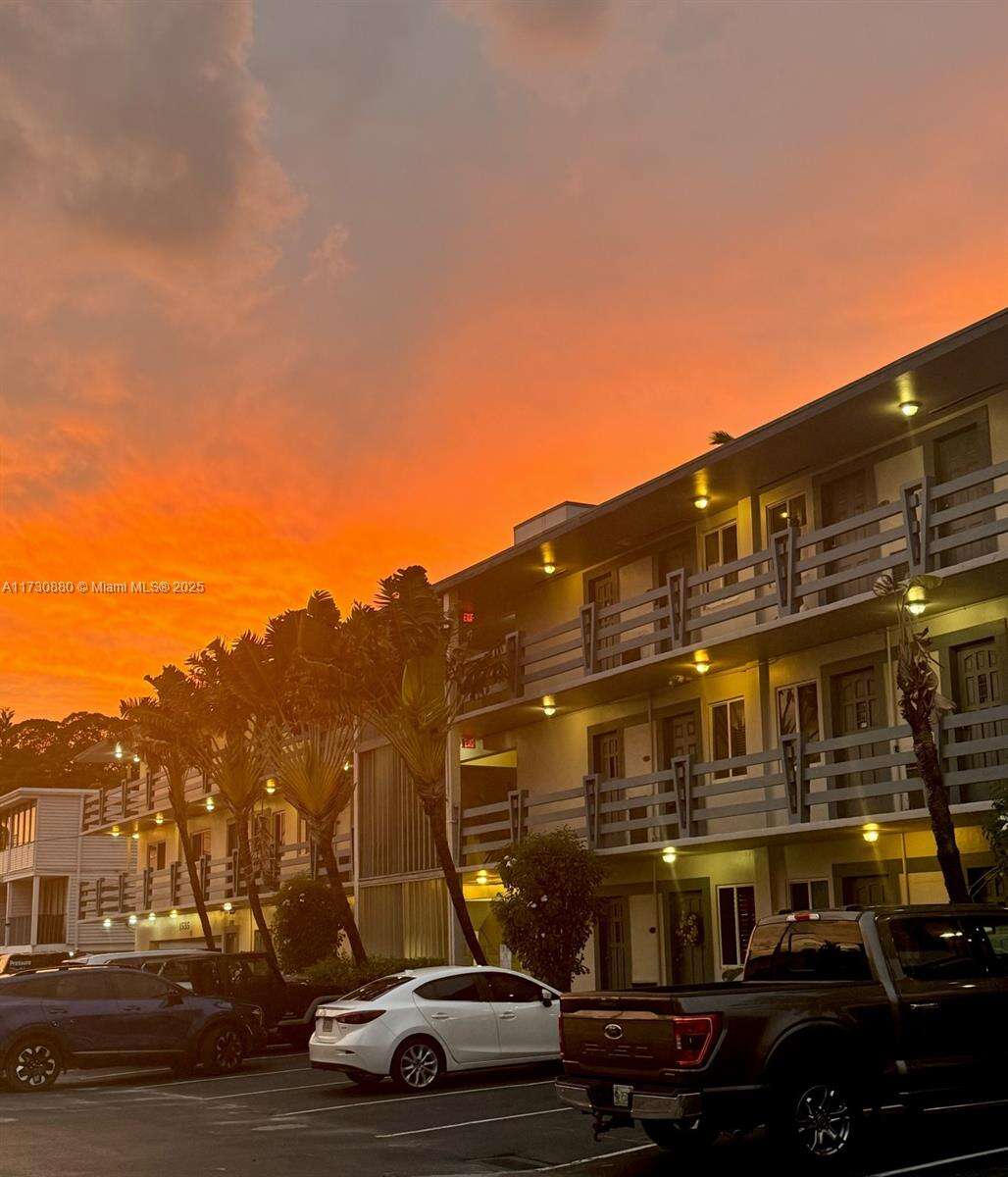 Harbor View Apts Condos for Sale & Rent | Picture 1