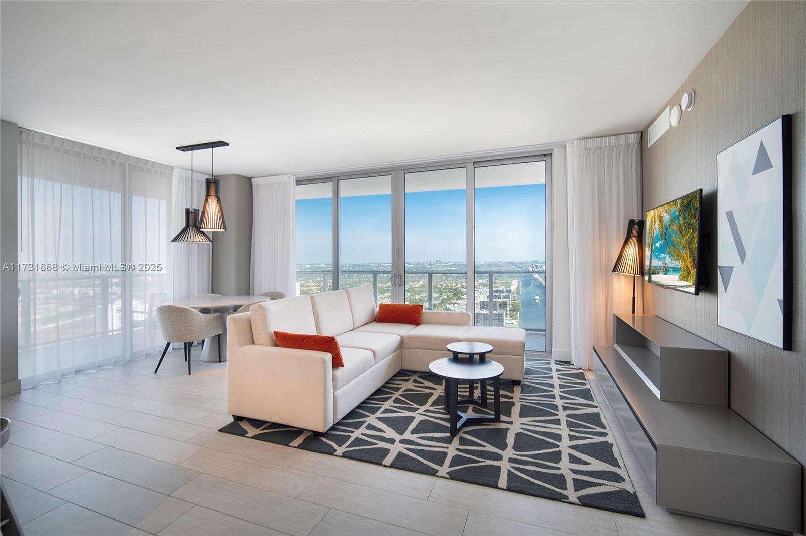 Hyde Beach House at 4010 Ocean Dr, Hollywood, FL 33019 - For Sale photo 3