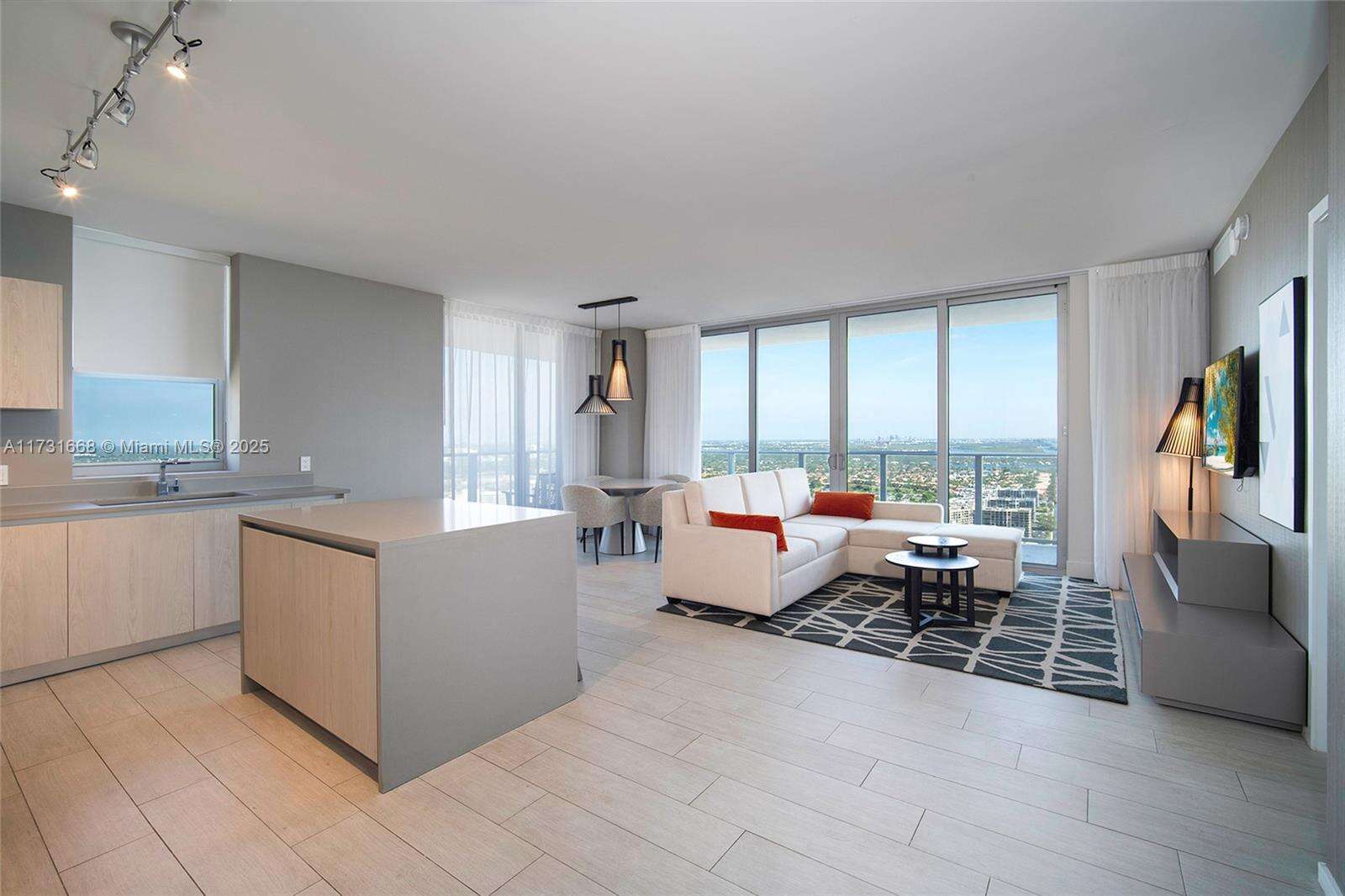 Hyde Beach House at 4010 Ocean Dr, Hollywood, FL 33019 - For Sale photo 7