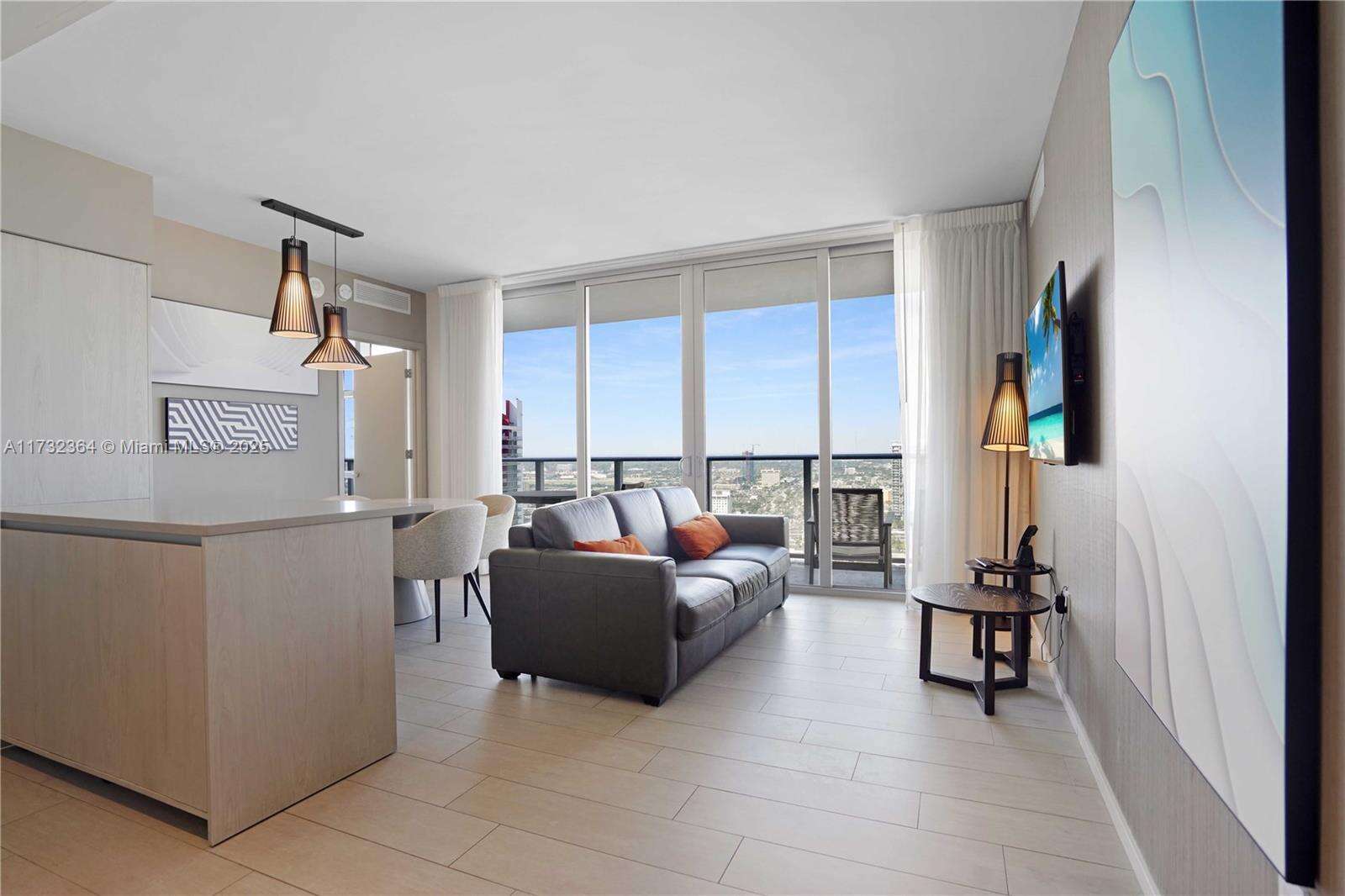 Hyde Beach House at 4010 Ocean Dr, Hollywood, FL 33019 - For Sale photo 2
