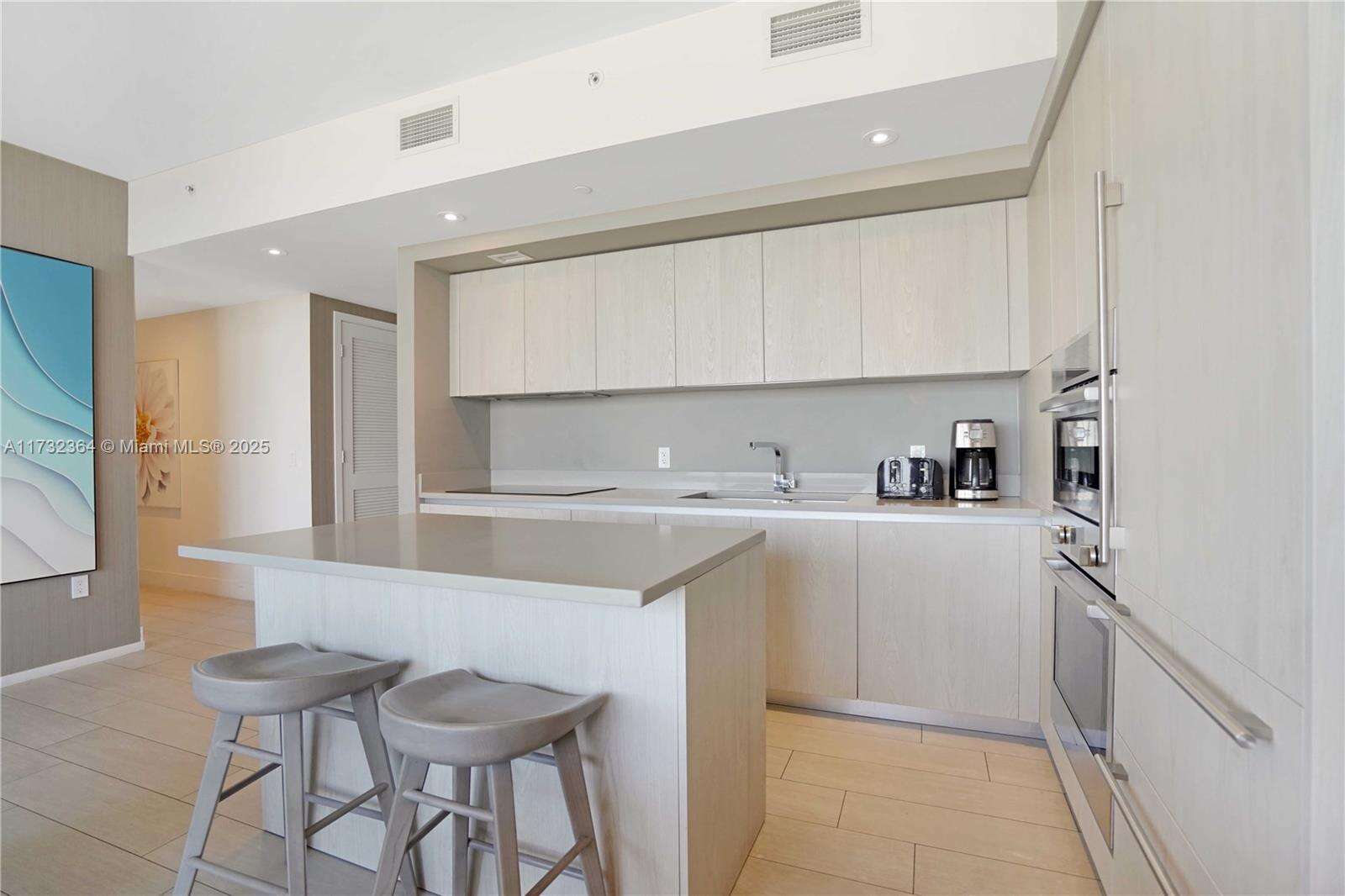 Hyde Beach House at 4010 Ocean Dr, Hollywood, FL 33019 - For Sale photo 13