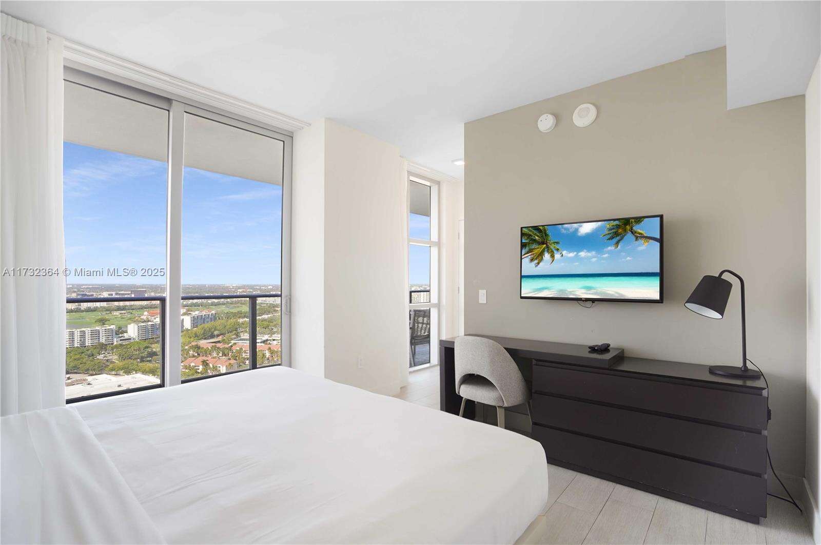 Hyde Beach House at 4010 Ocean Dr, Hollywood, FL 33019 - For Sale photo 17